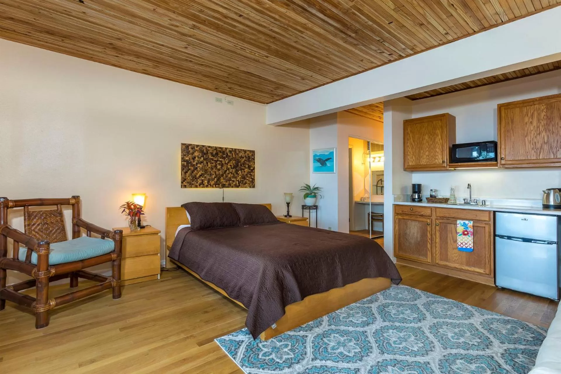 Deluxe Double or Twin Room with Pool Access in Luana Inn