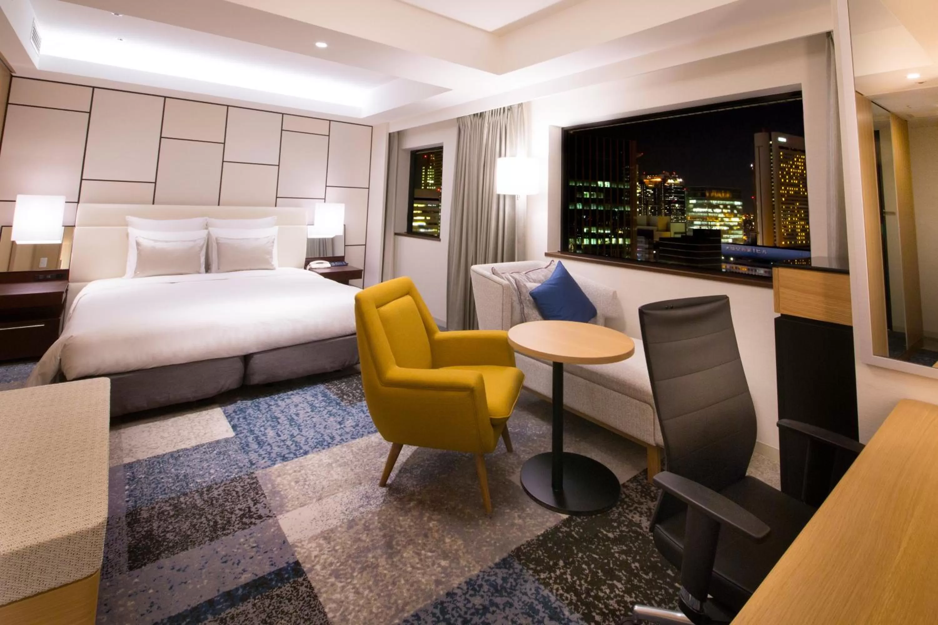 Photo of the whole room in ANA Crowne Plaza Osaka by IHG