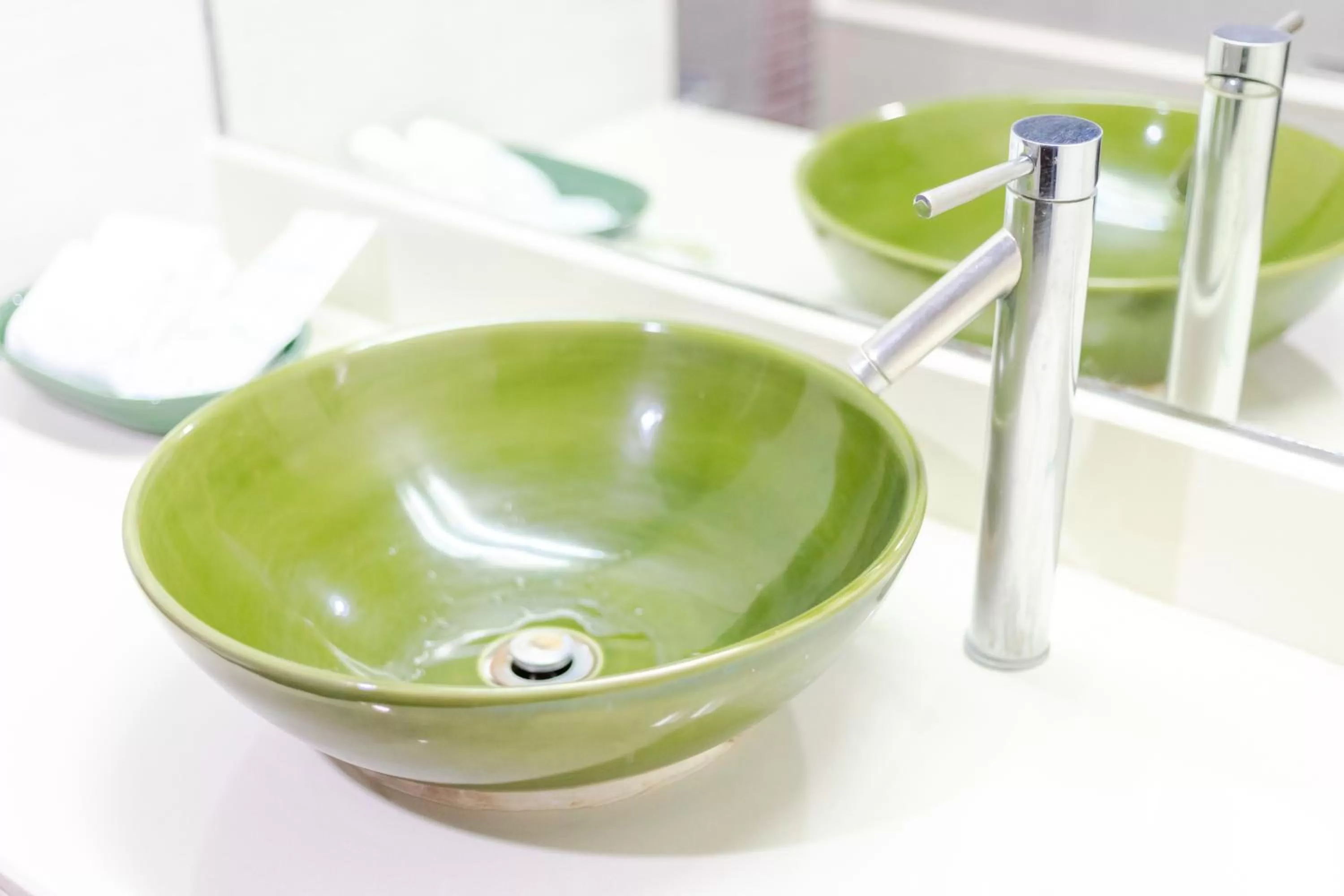 Bathroom in Pinnacle Lumpini Park Hotel