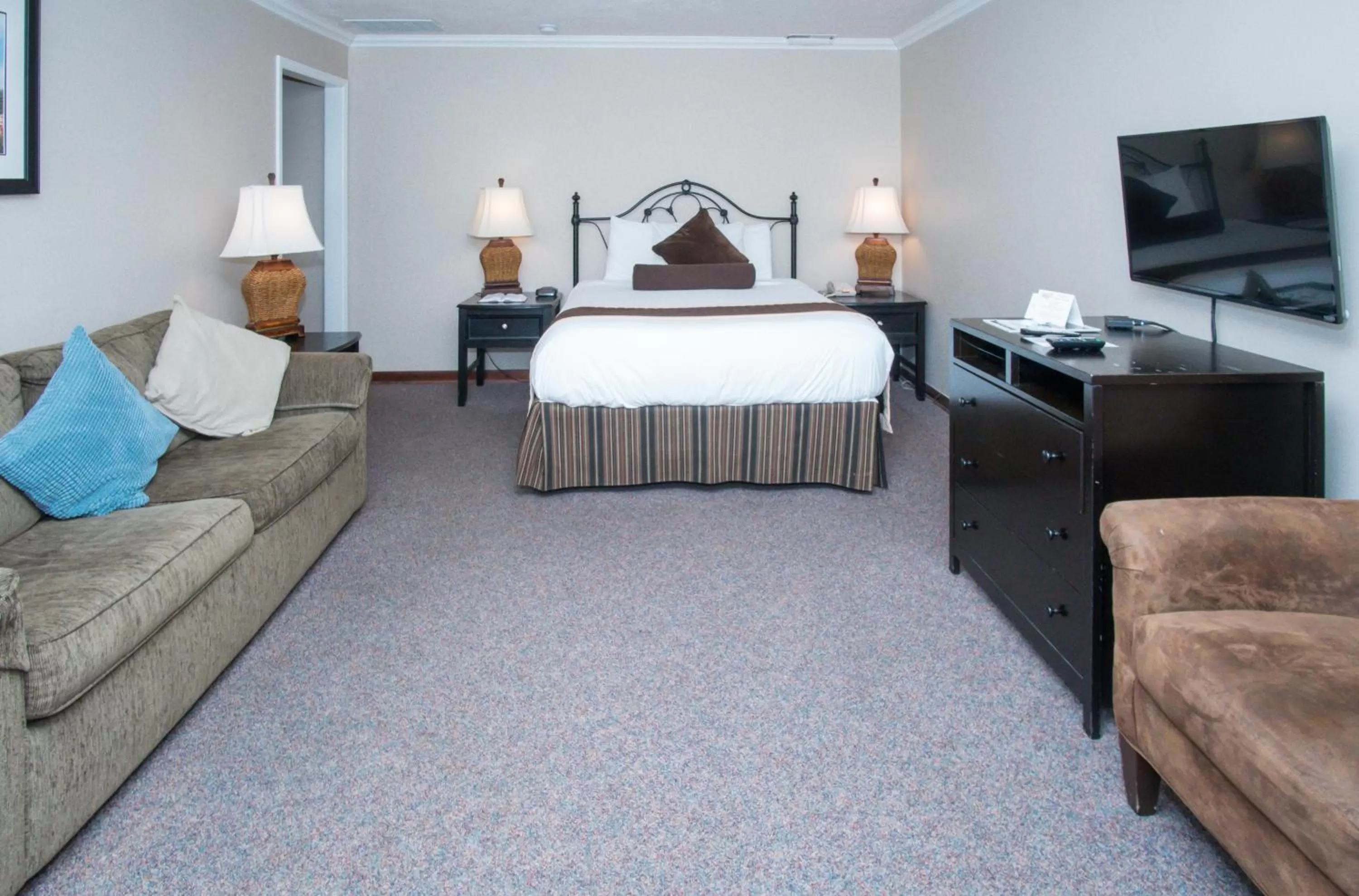 Bed in Ecola Creek Lodge