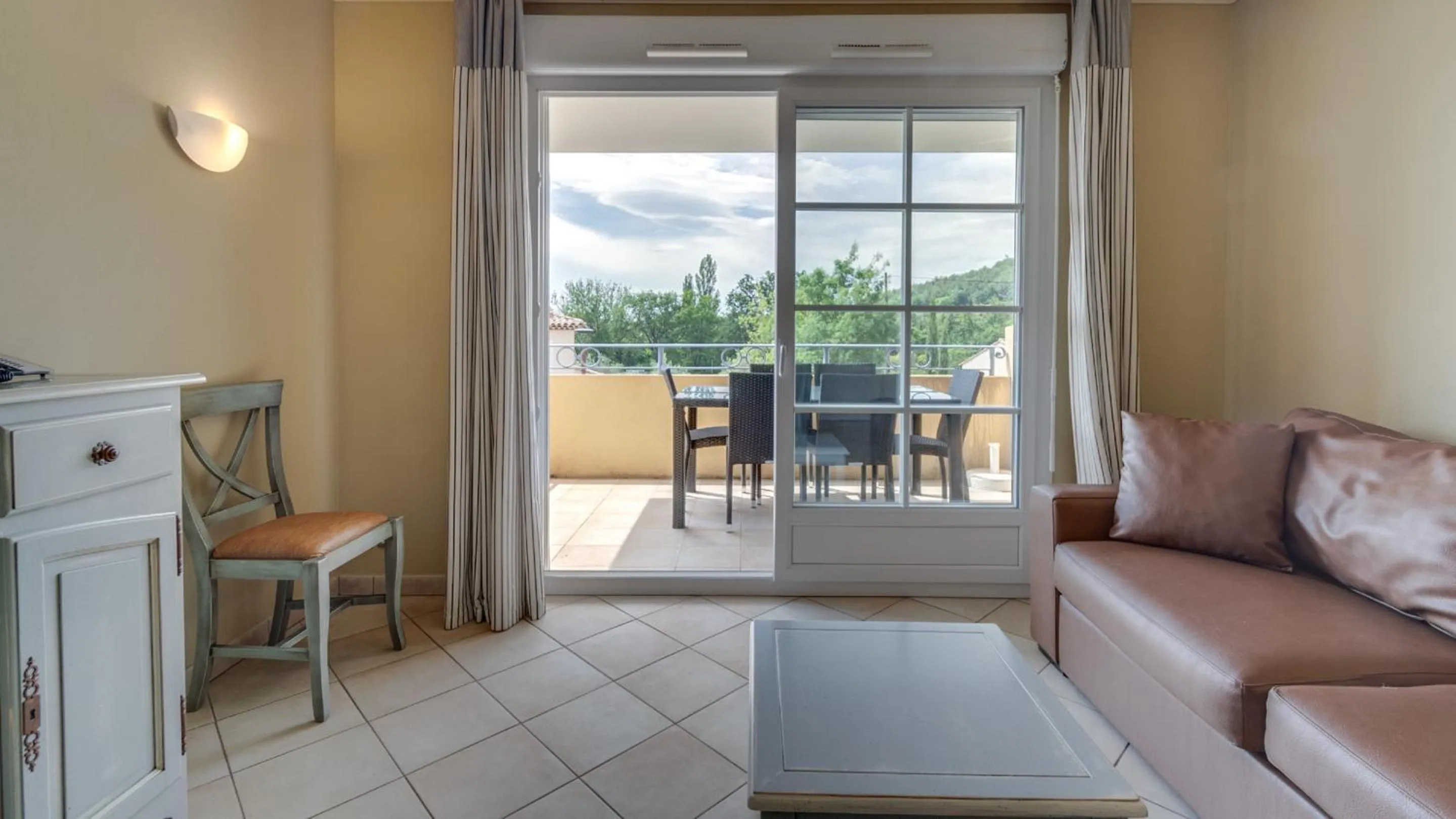 Living room in Vacancéole – Le Domaine de Camiole