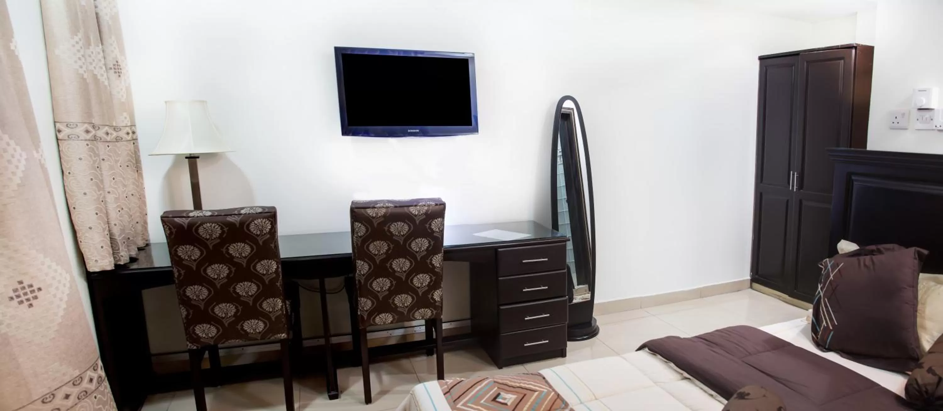 Bed in Sleep Inn Hotel - Kariakoo