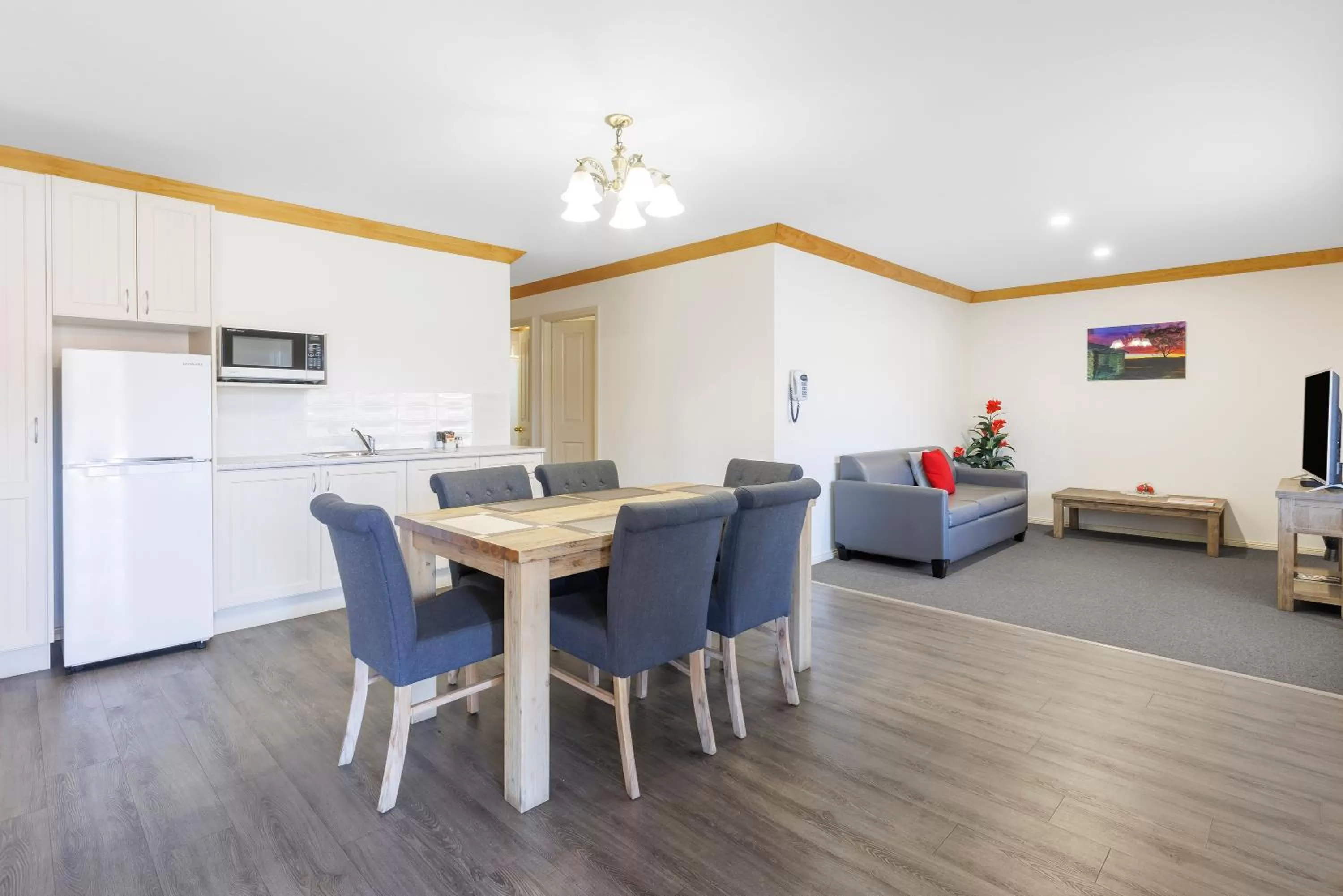 Dining area in Black Gold Motel