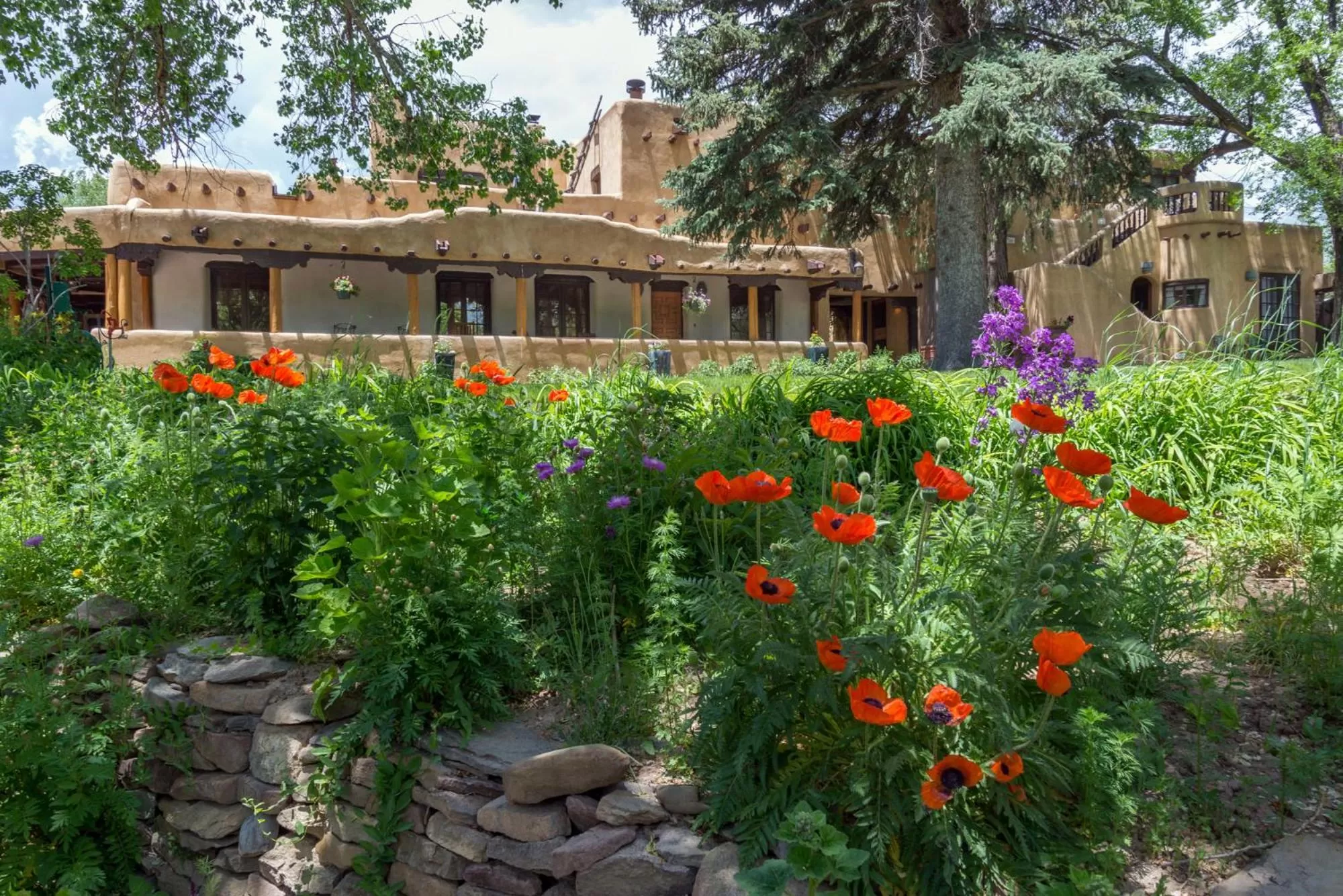 Property building in Inn on La Loma Plaza