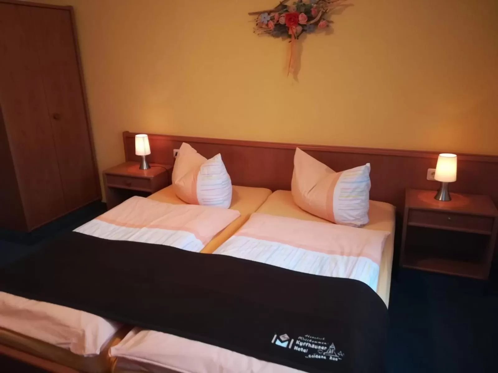 Bed in Kyffhäuserhotel "Goldene Aue"