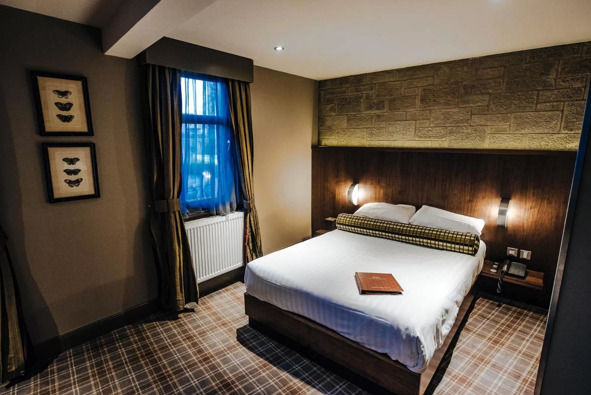 Bed in Lynnhurst Hotel