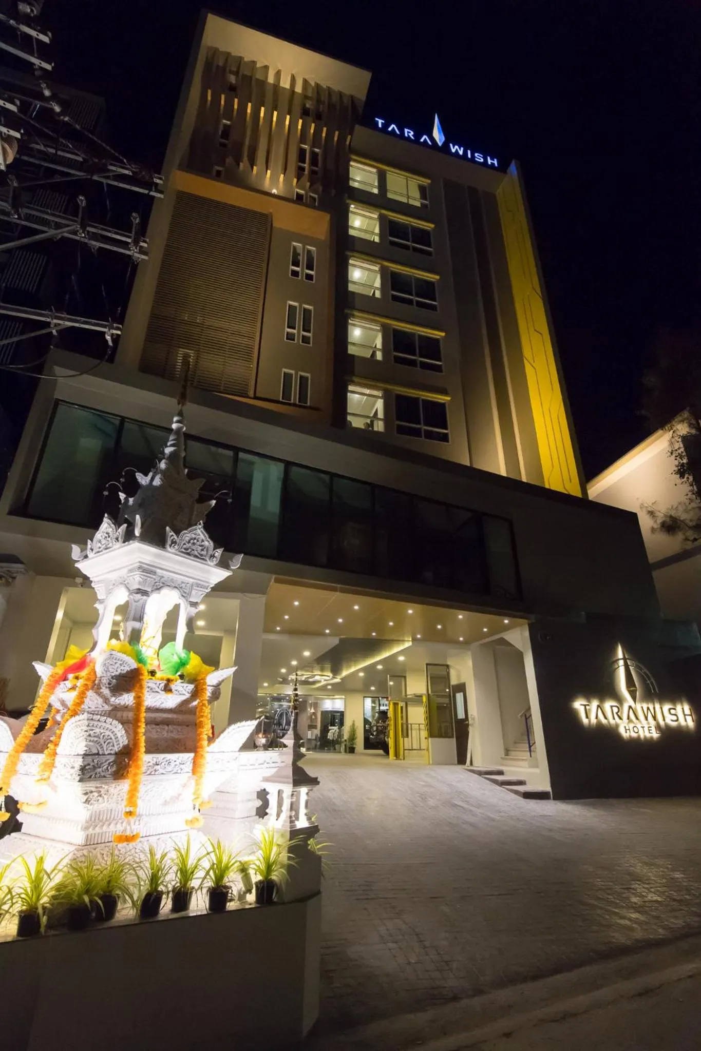 Property building in Tarawish Hotel