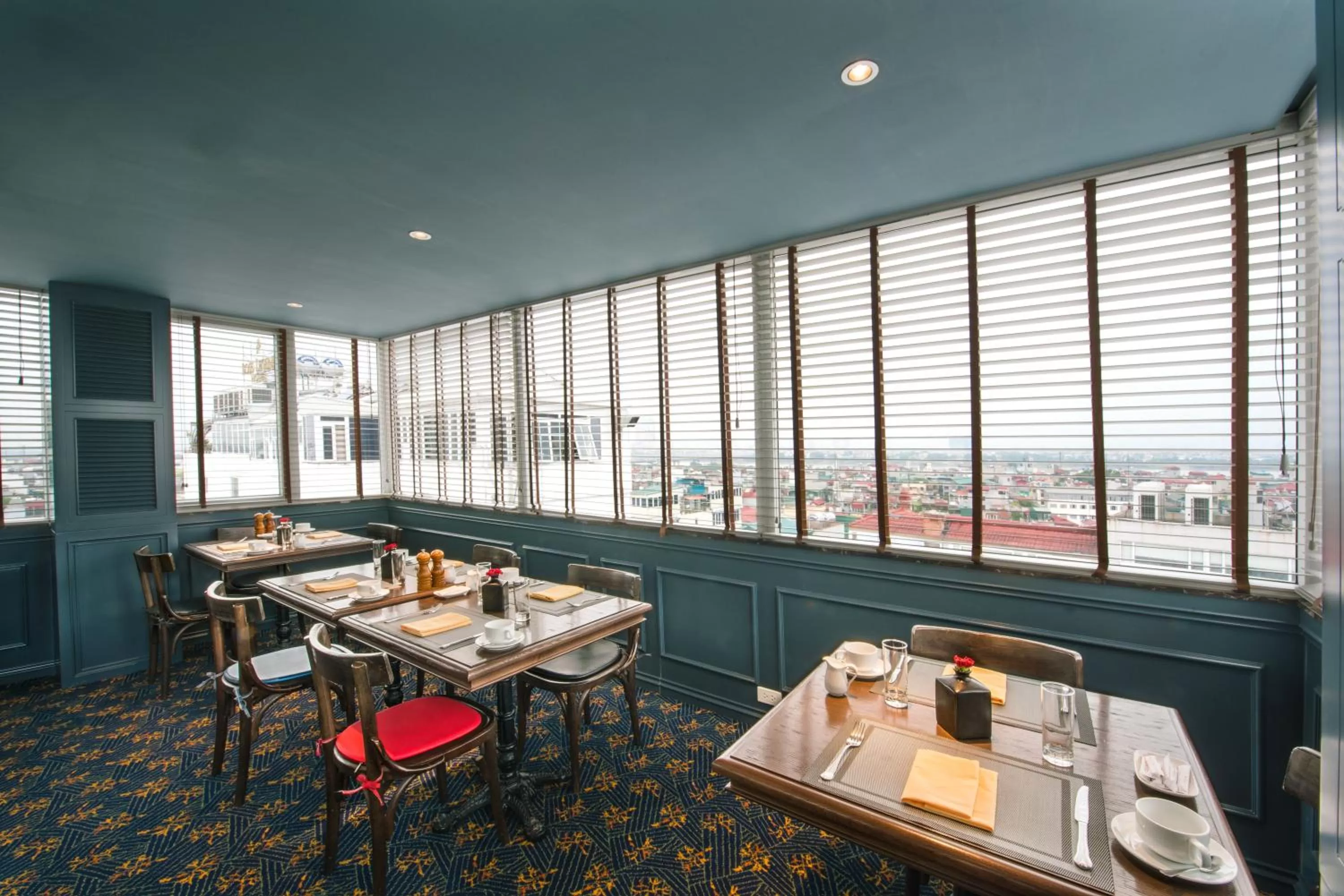 Restaurant/places to eat in La Nueva Boutique Hotel Hanoi & Spa