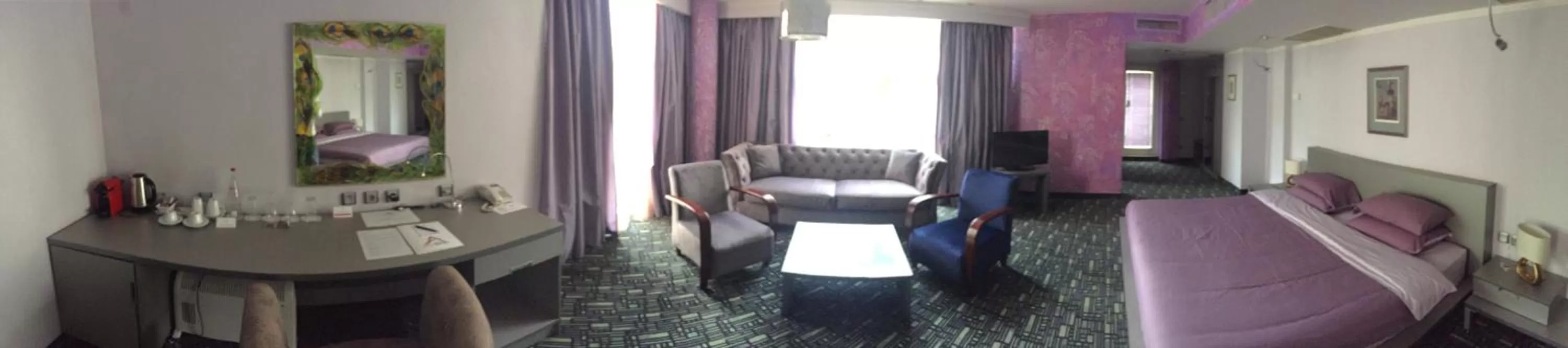 Photo of the whole room in Art 'Otel