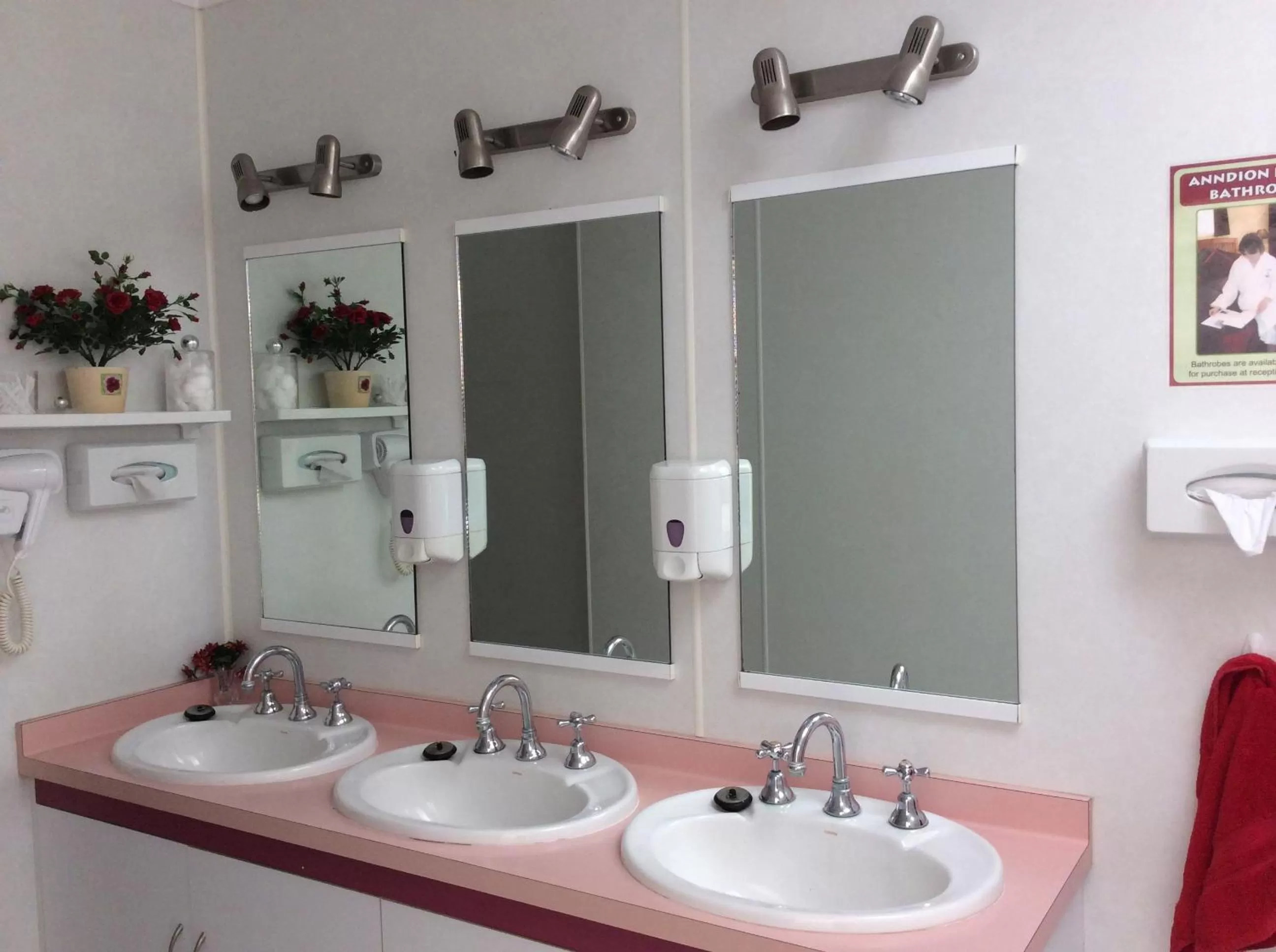 Bathroom in Anndion Motel