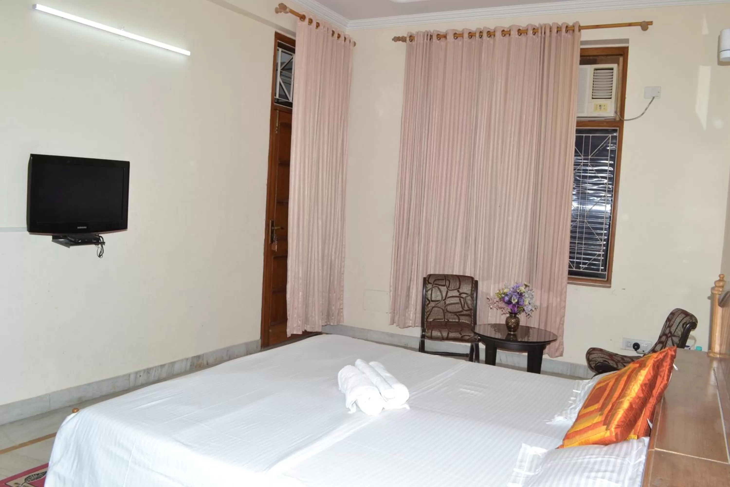 Bedroom, Bed in Raj Cottage Ganga Vatika