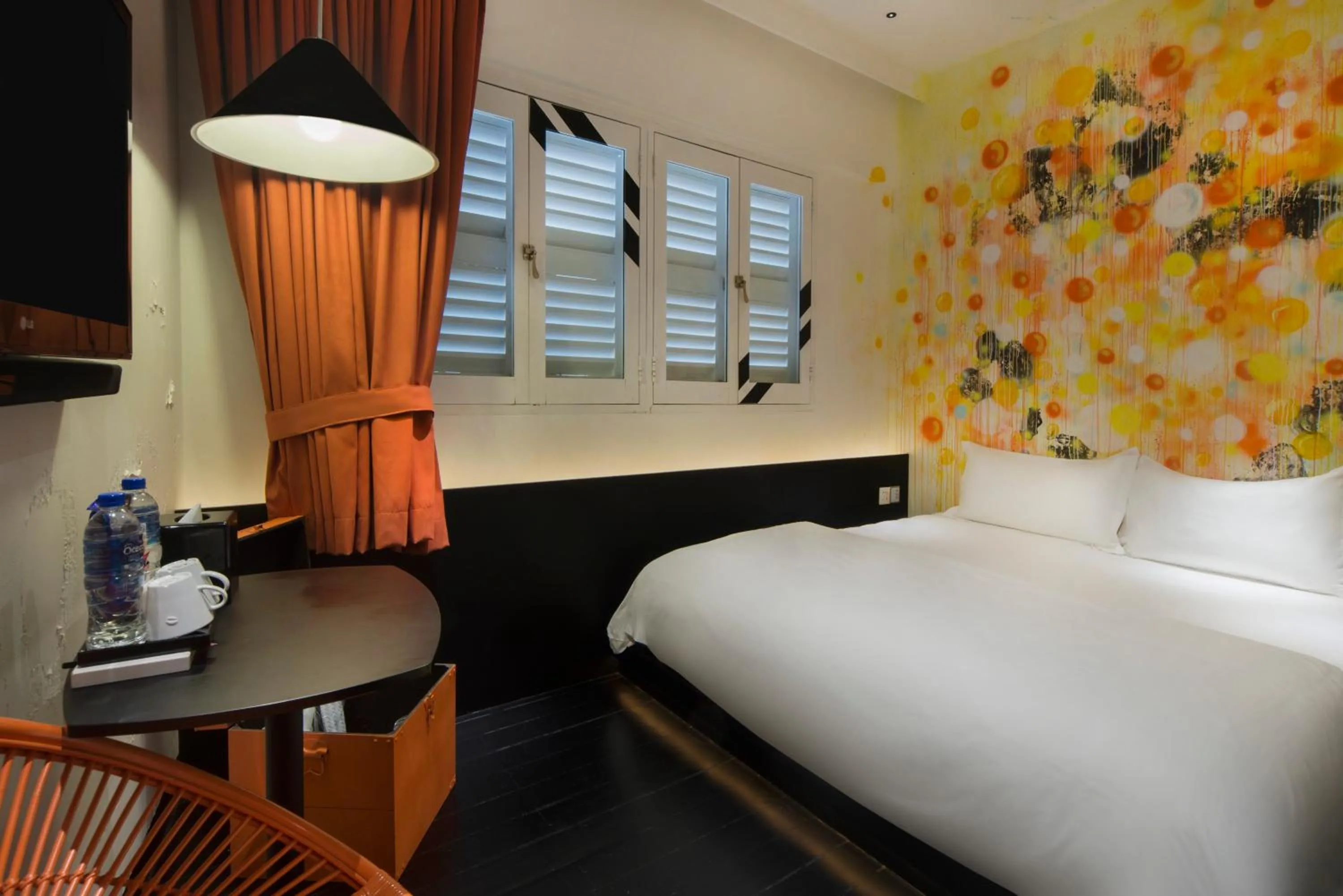 Pool view, Bed in Hi Hotel