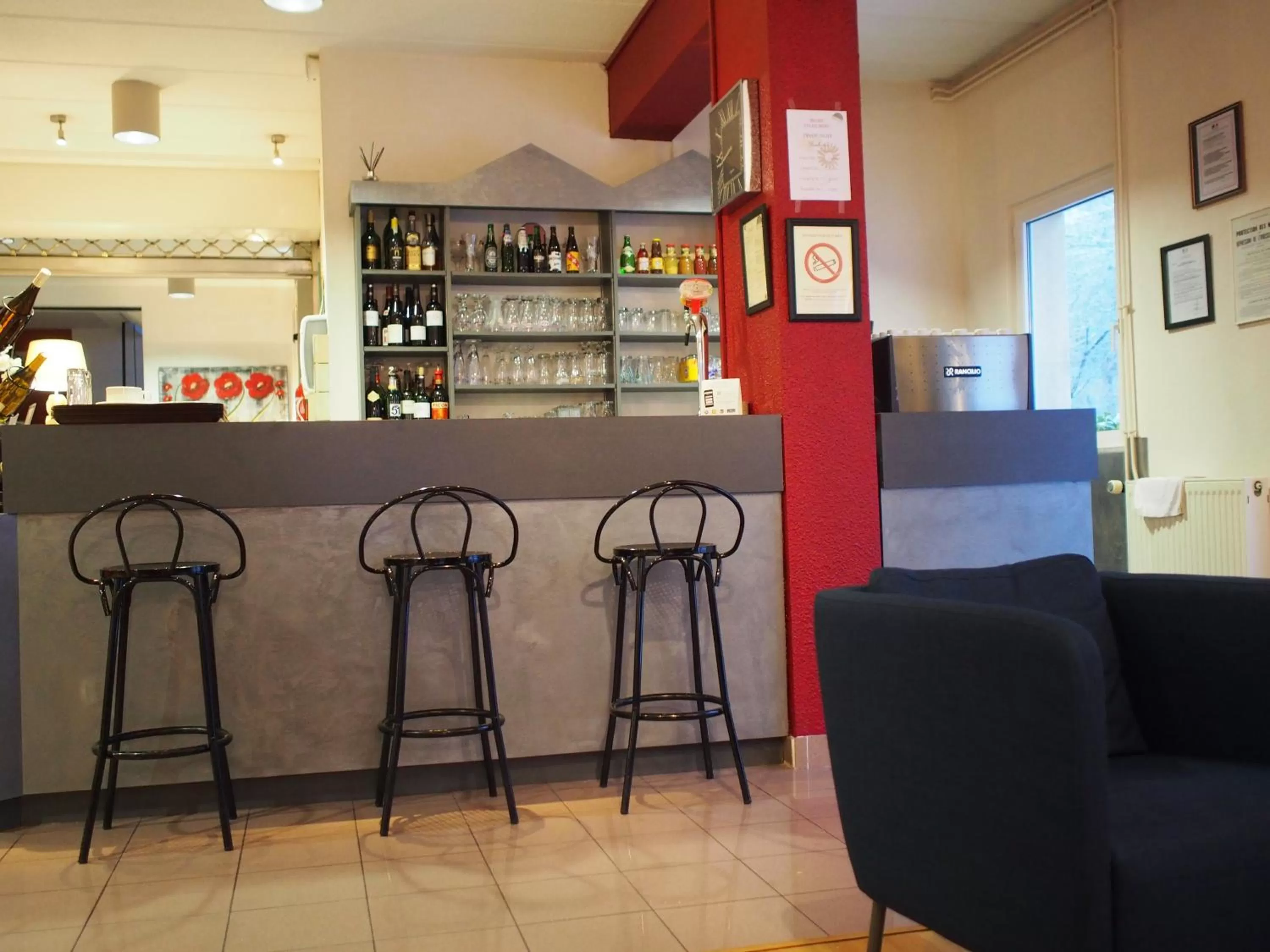 Lounge or bar in Hôtel et Restaurant Aster, Saint-Avold Nord