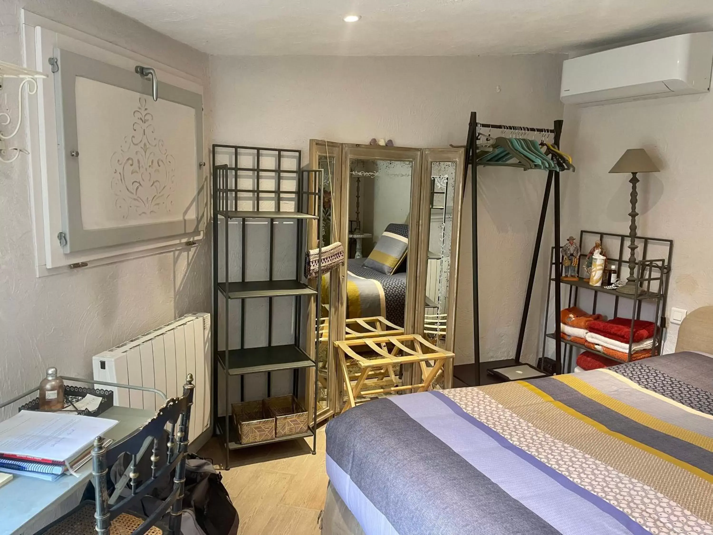 Double or Twin Room in ABEILLE Double or Twin Room in ABEILLE