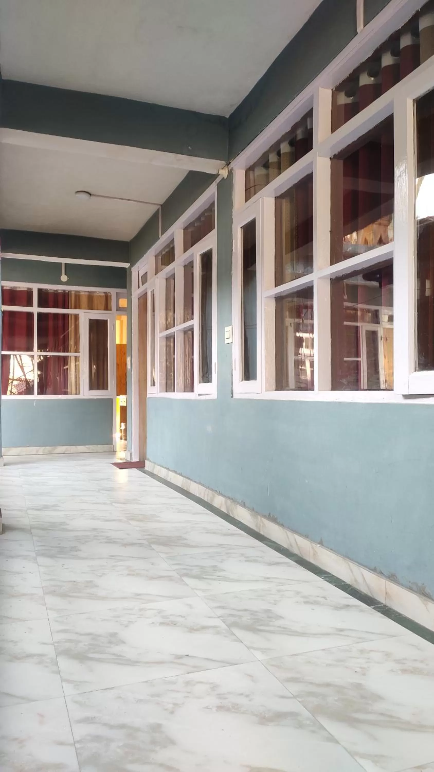 Balcony/Terrace in The Prasher Lodge Mall Road Manali