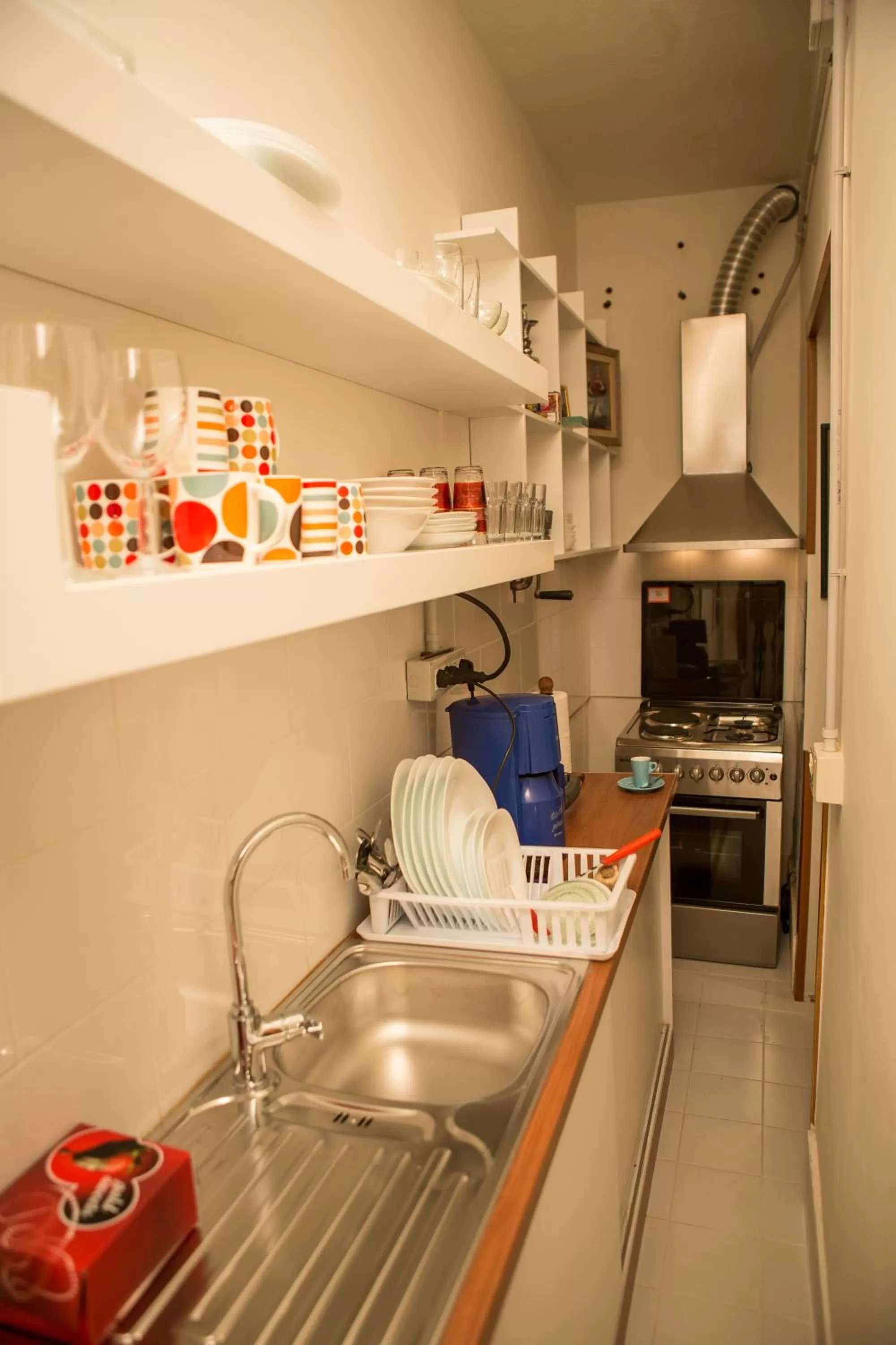 Kitchen/Kitchenette in B&B Artistic Tirana