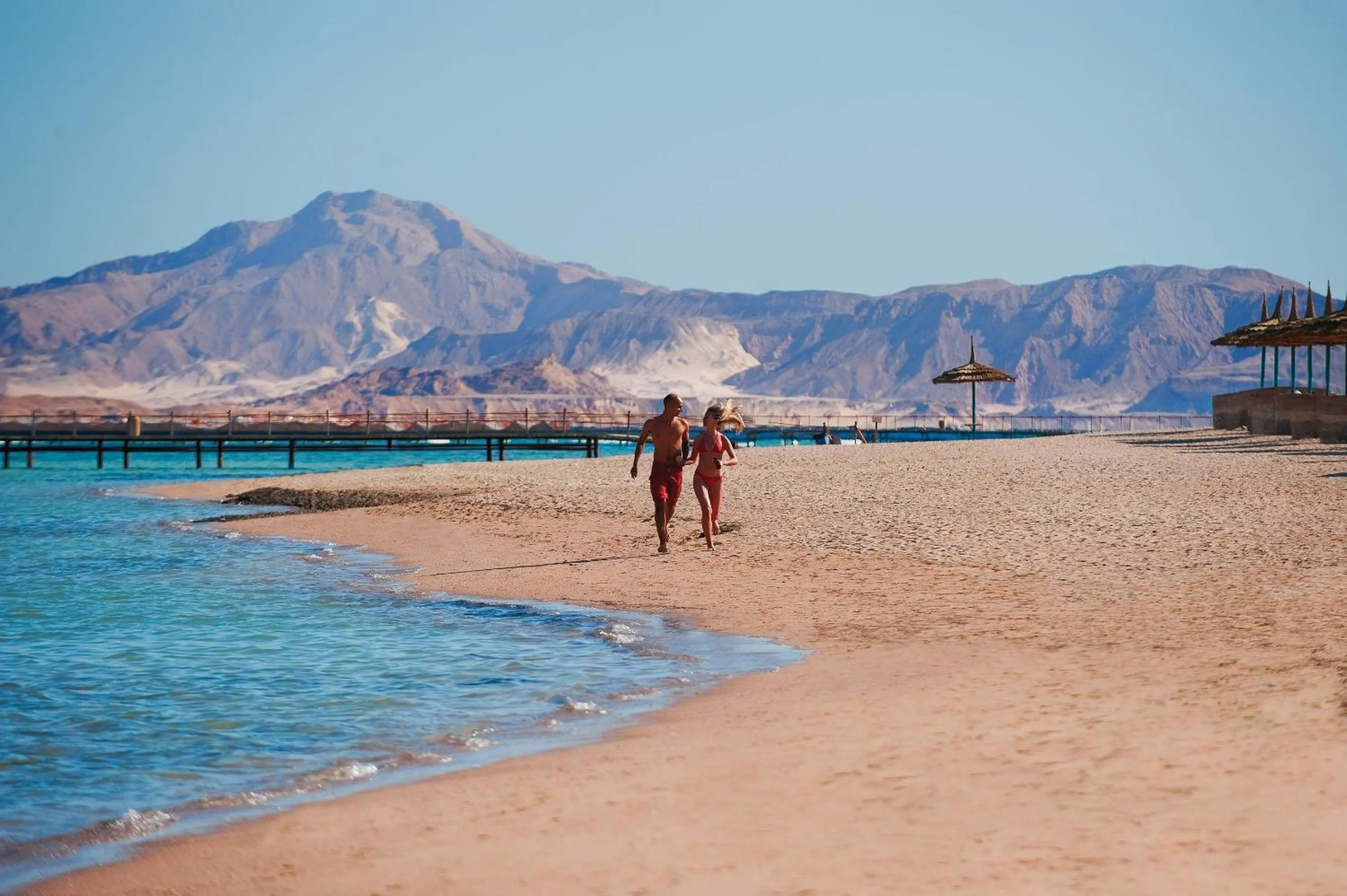 Beach in Amwaj Oyoun Resort