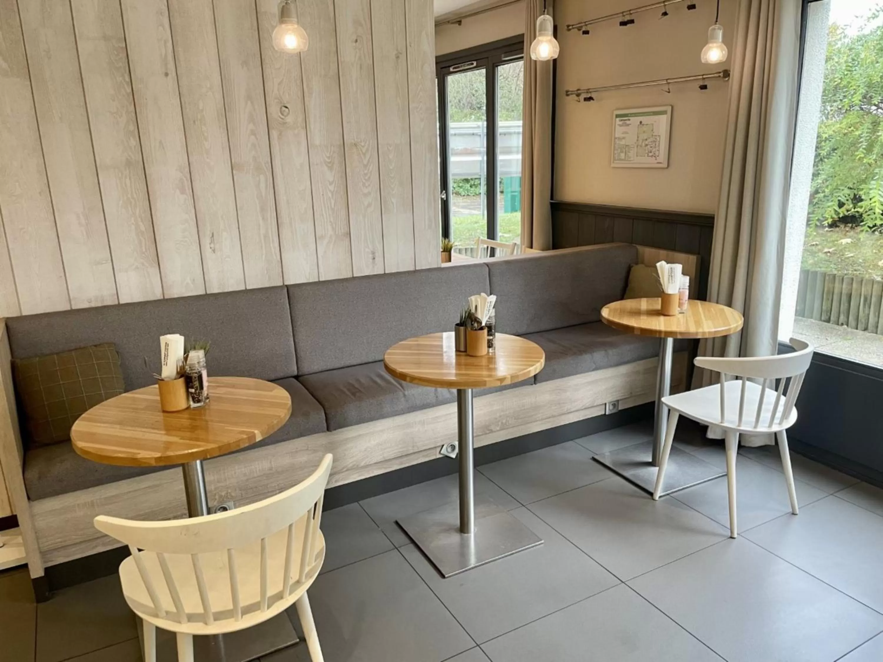 Restaurant/places to eat in Campanile Villepinte - Parc des Expositions