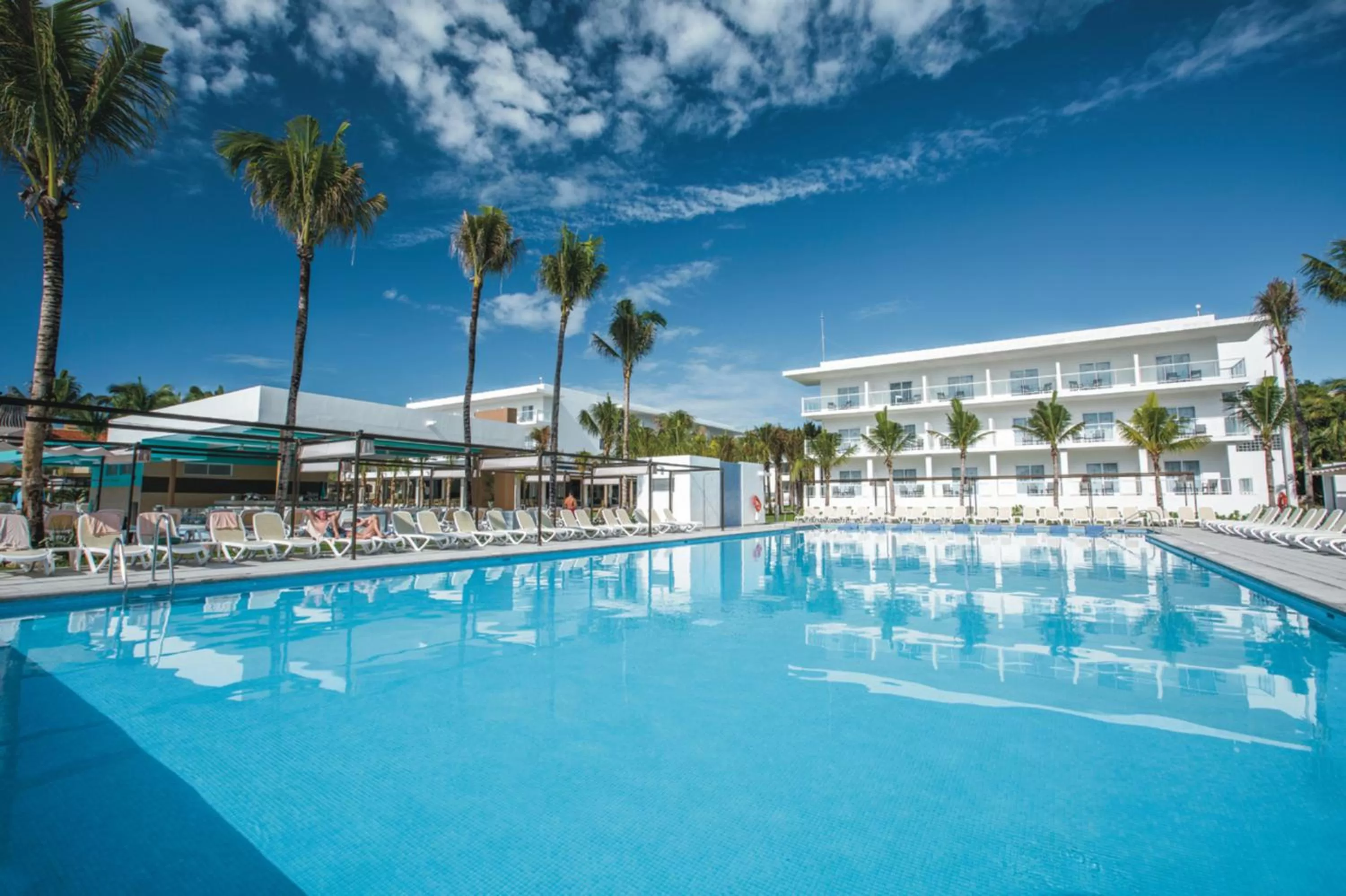 Swimming pool in Riu Playacar - All Inclusive