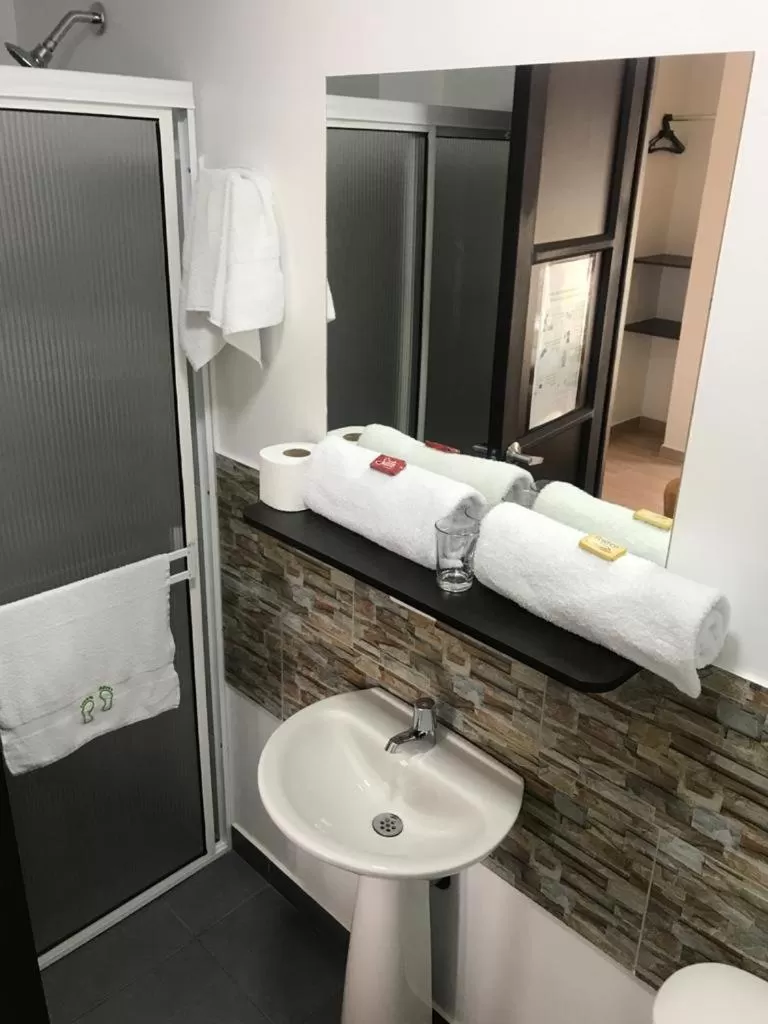 Bathroom in Hotel Anzea