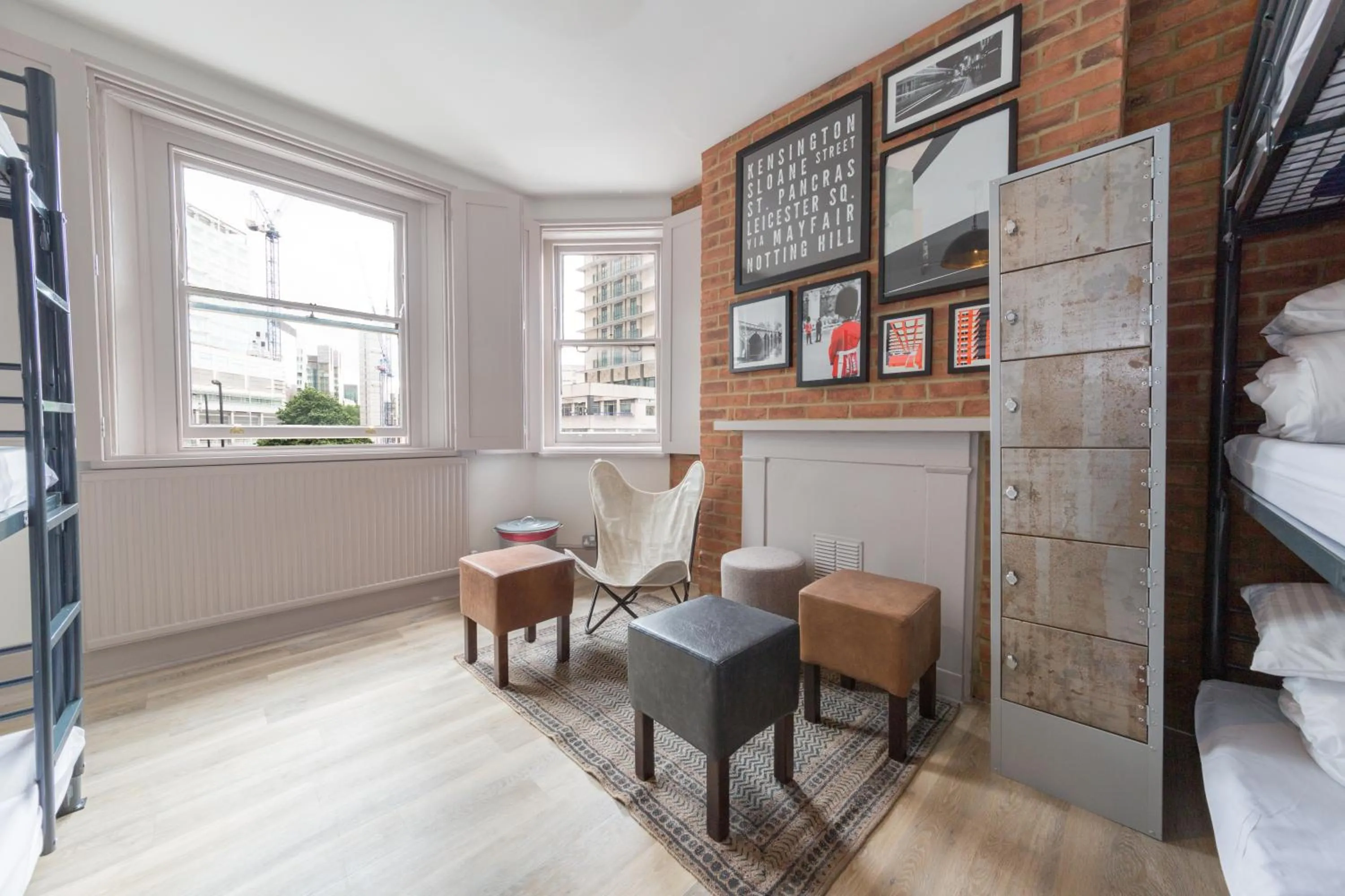 Seating area in PubLove @ The Green man, Paddington