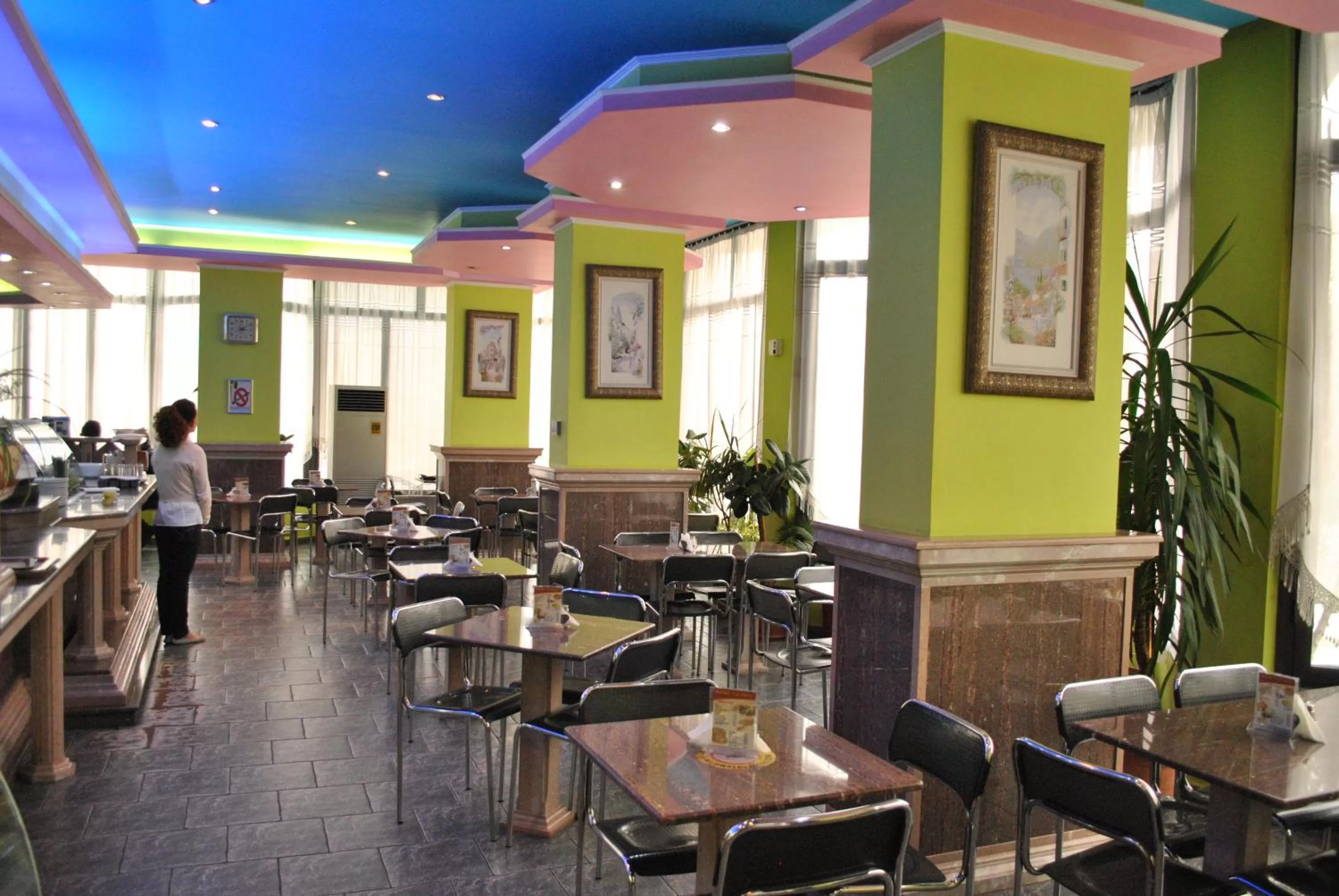 Restaurant/Places to Eat in Hotel The First