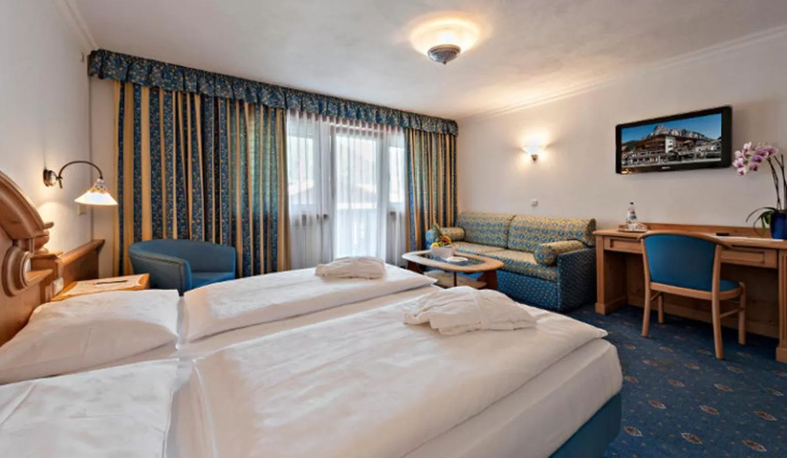 Photo of the whole room, Bed in Hotel Marmolada