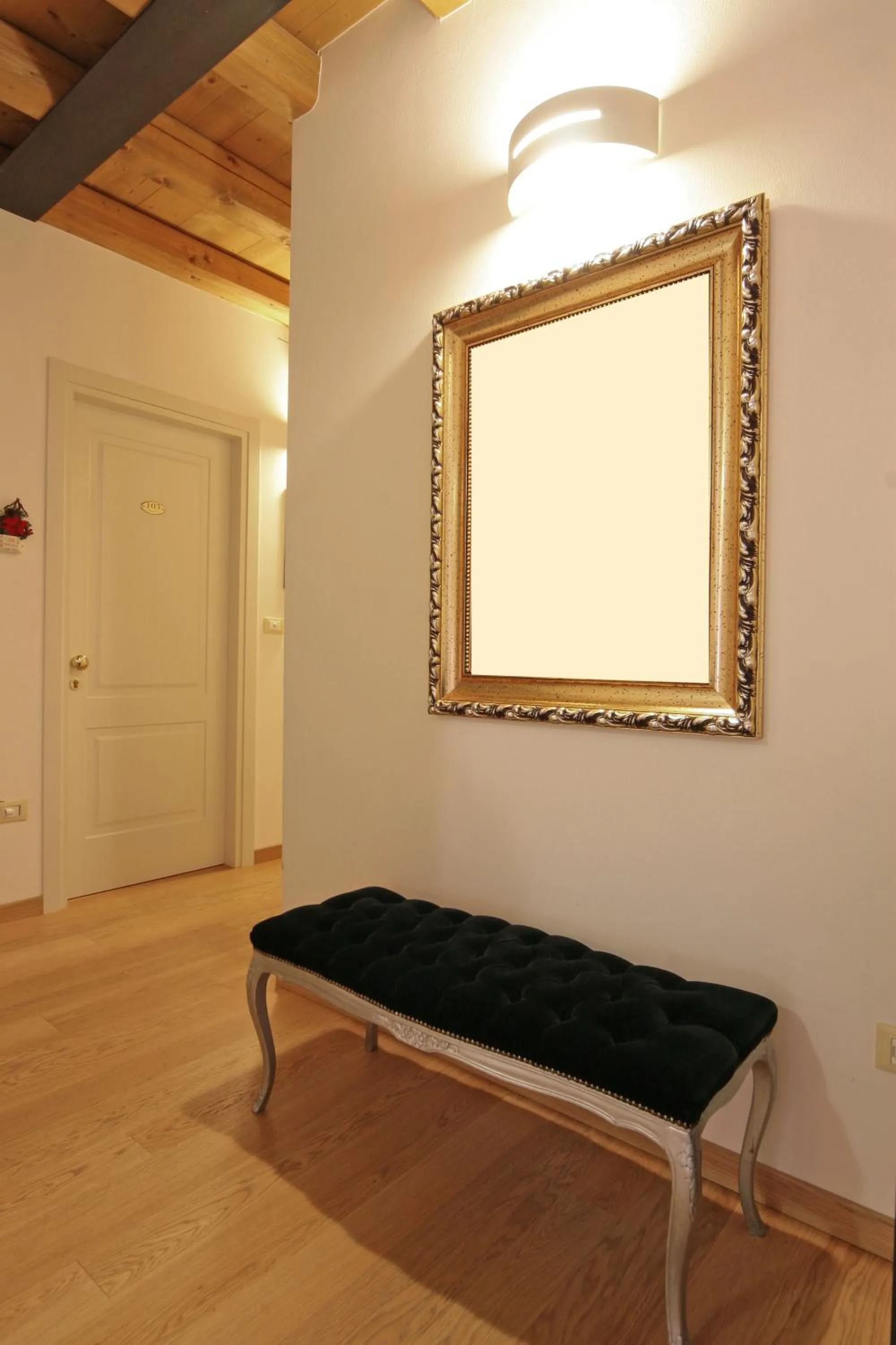 Decorative detail in Locanda Al Ponte de Fero