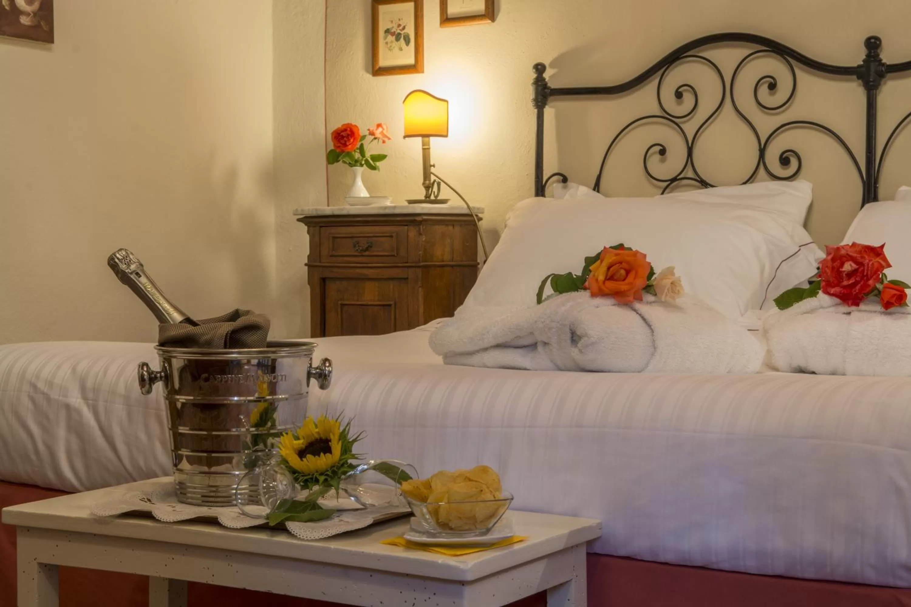 Decorative detail, Bed in Hotel Belvedere Di San Leonino