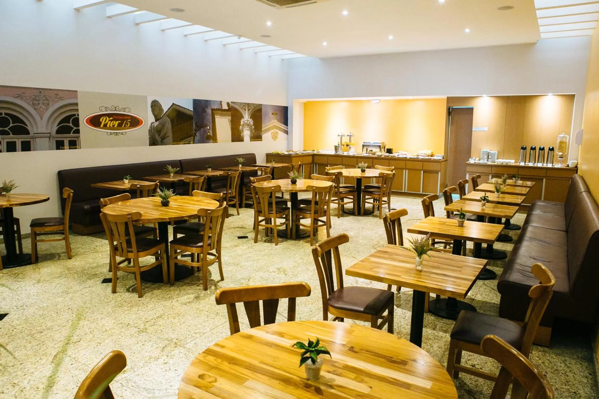 Restaurant/places to eat in Pompeu Rio Hotel