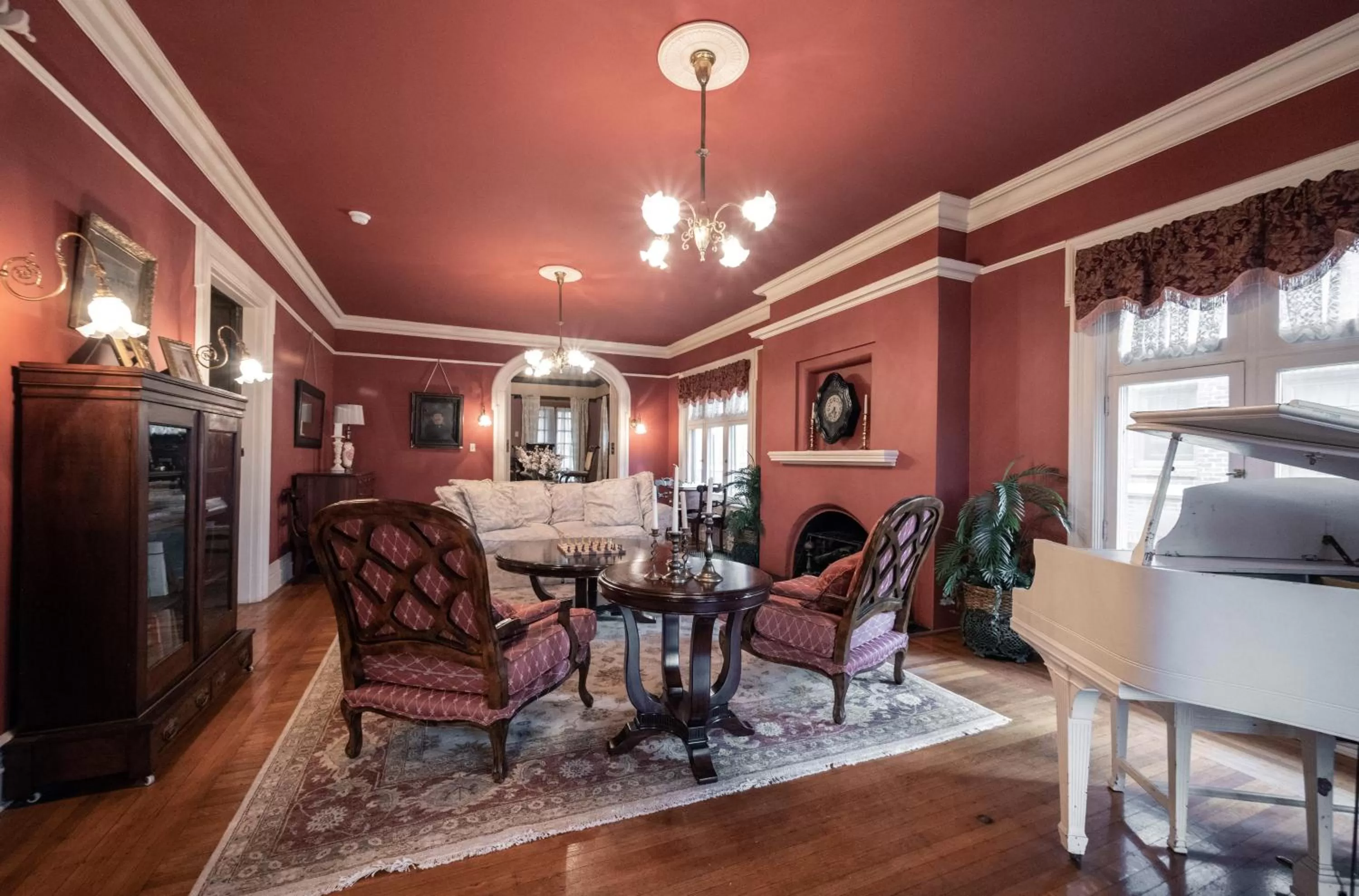 Living room in Stone Soup Inn
