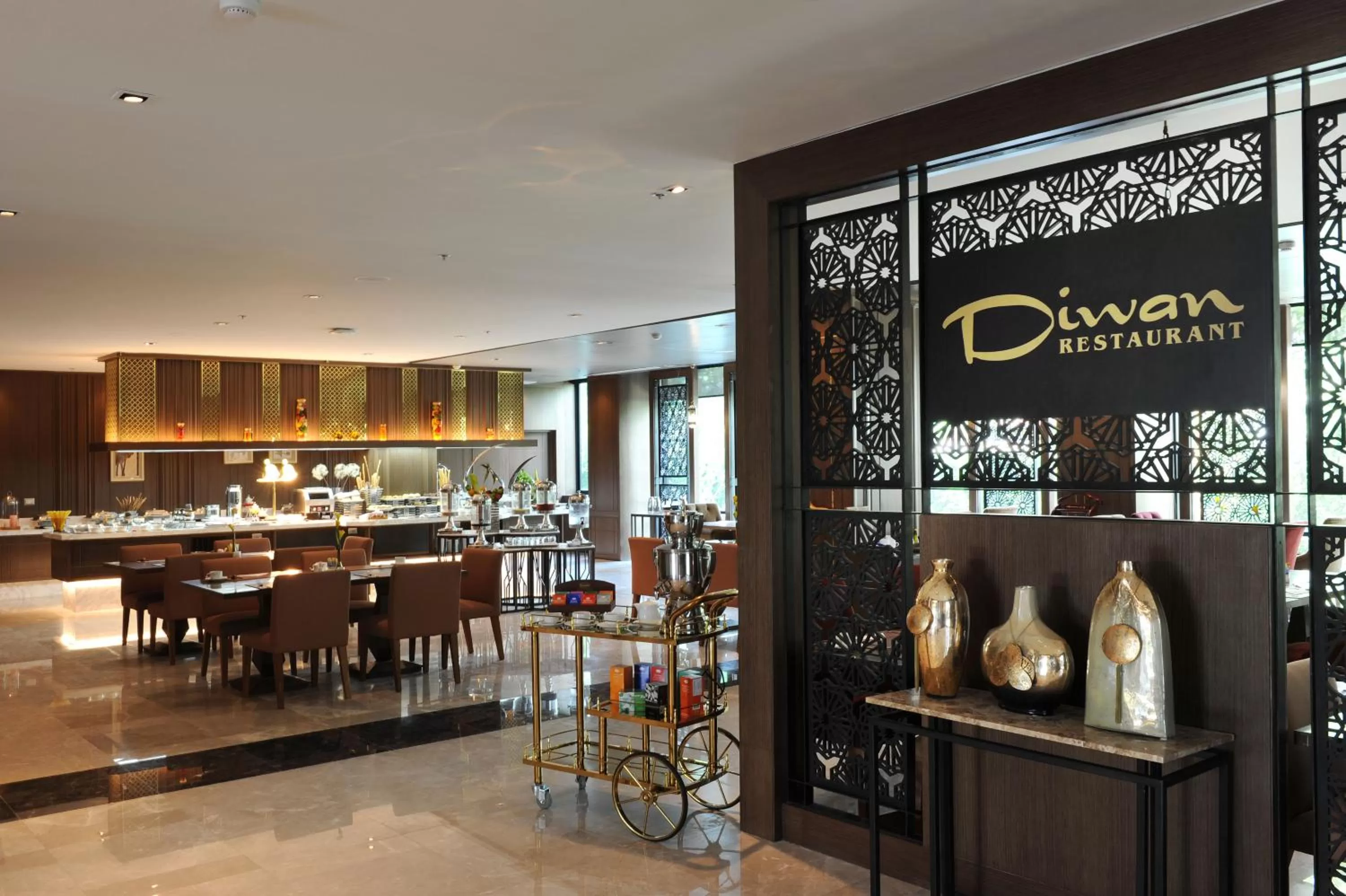 Restaurant/places to eat in Al Meroz Hotel Bangkok - The Leading Halal Hotel