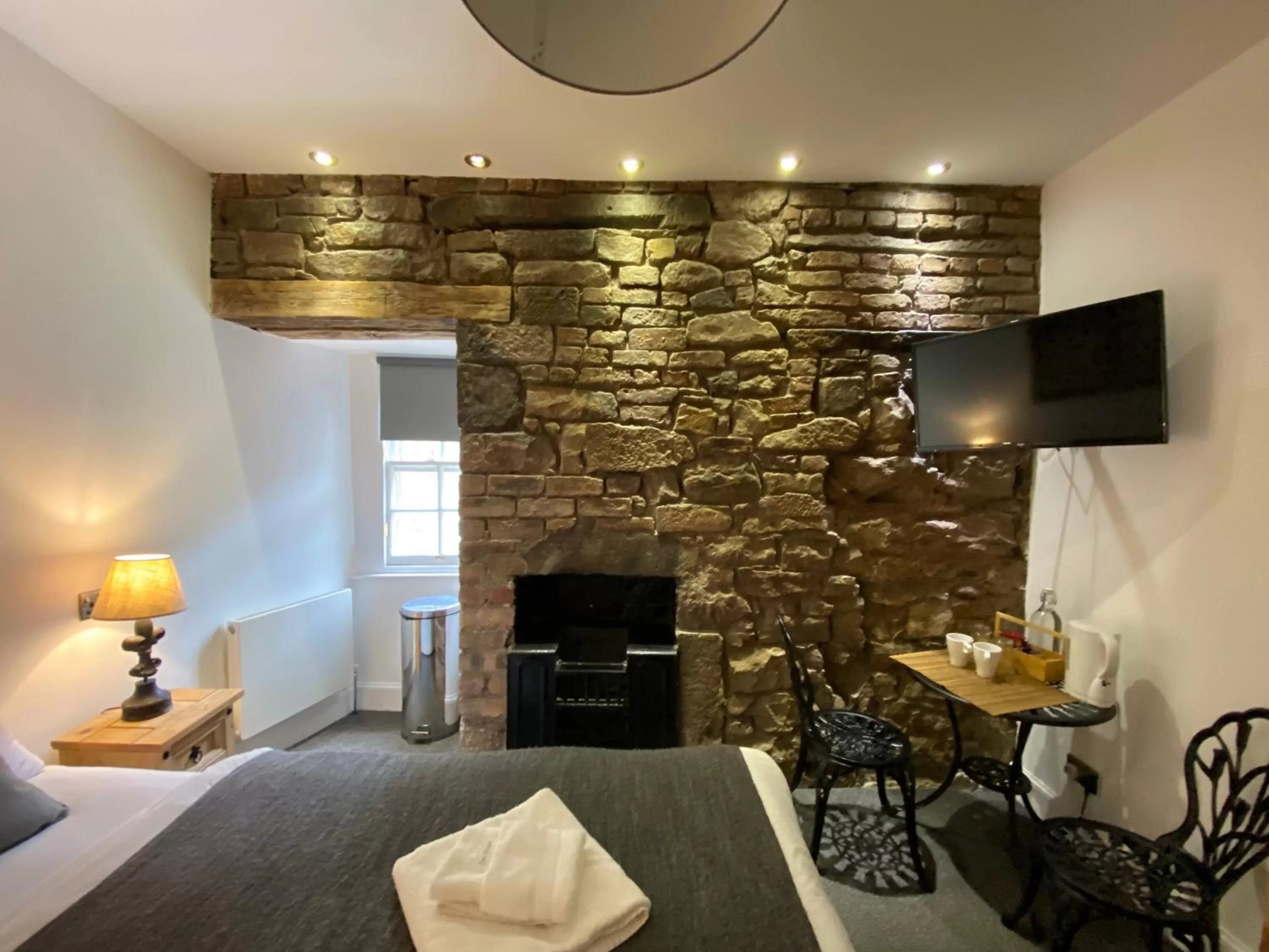 Seating area, Bed in Royal Mile Balconies by the Castle