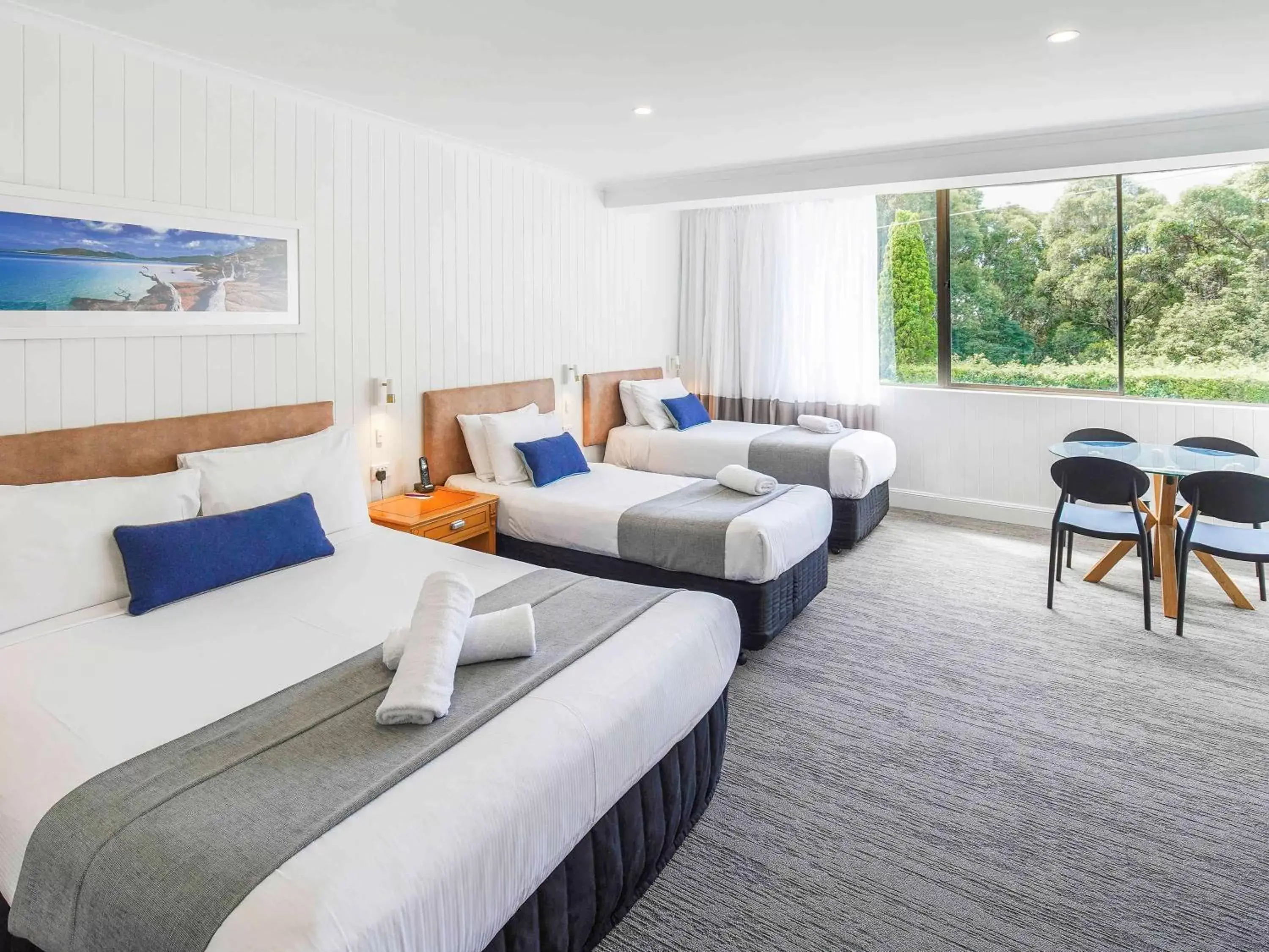 Standard Room with Queen and 2 Single Beds in Mercure Charlestown Standard Room with Queen and 2 Single Beds in Mercure Charlestown