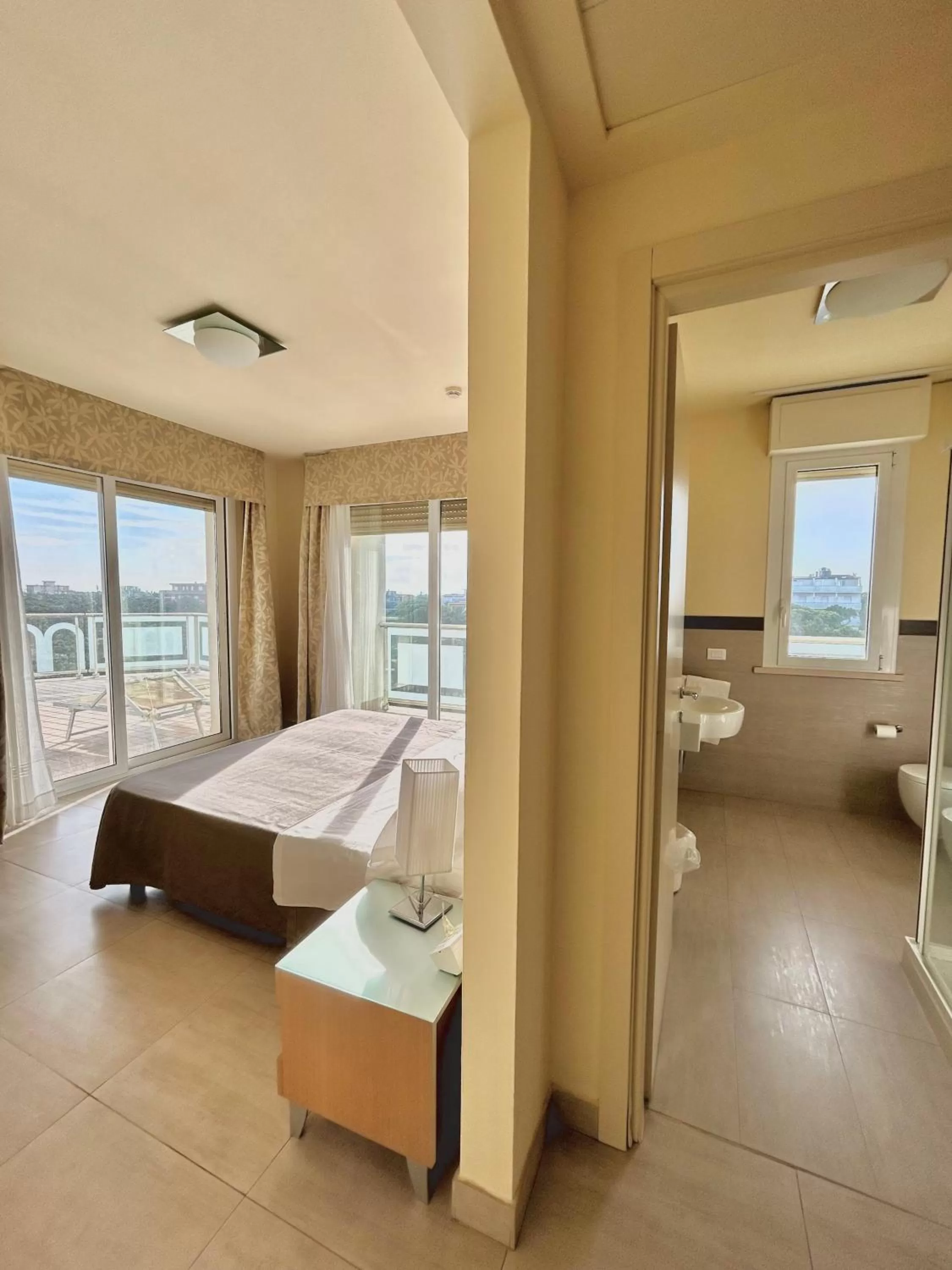 Property building, Bed in Hotel Adria