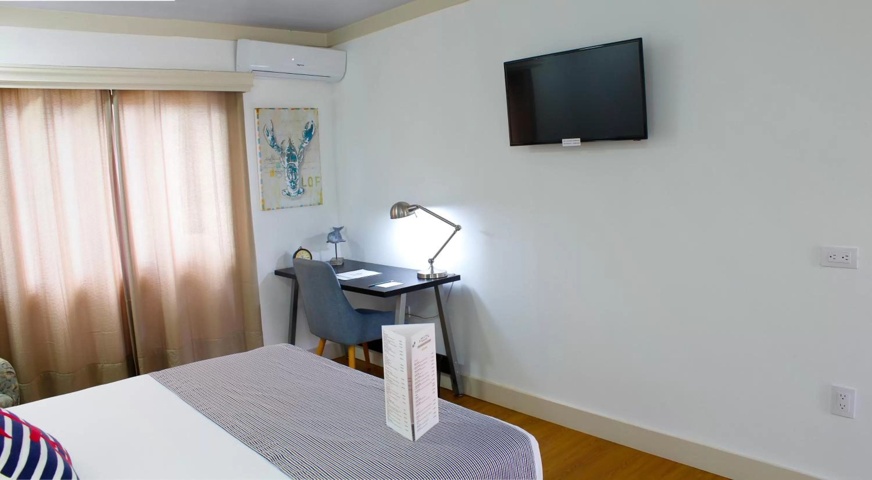 TV and multimedia, Bed in Hotel Zima