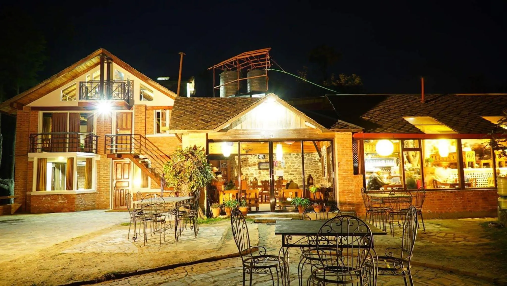 Restaurant/places to eat in Hotel At The End Of The Universe