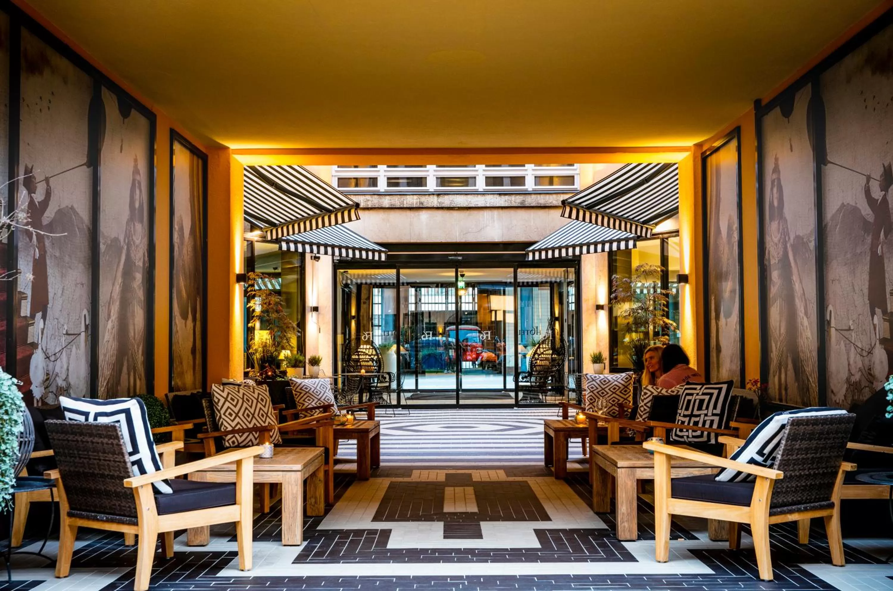 Facade/entrance in Hotel F6