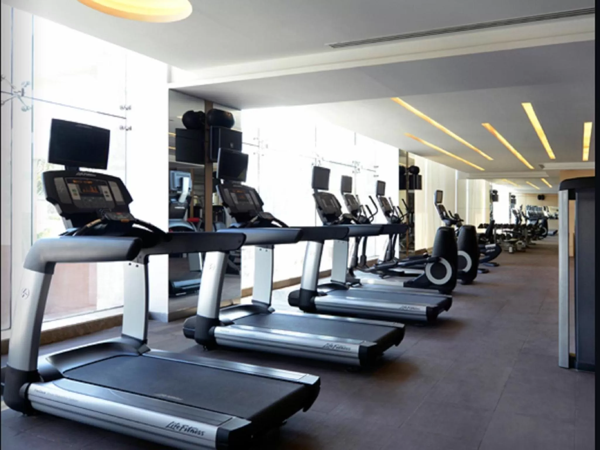 Fitness centre/facilities in Radisson Blu Chattogram Bay View