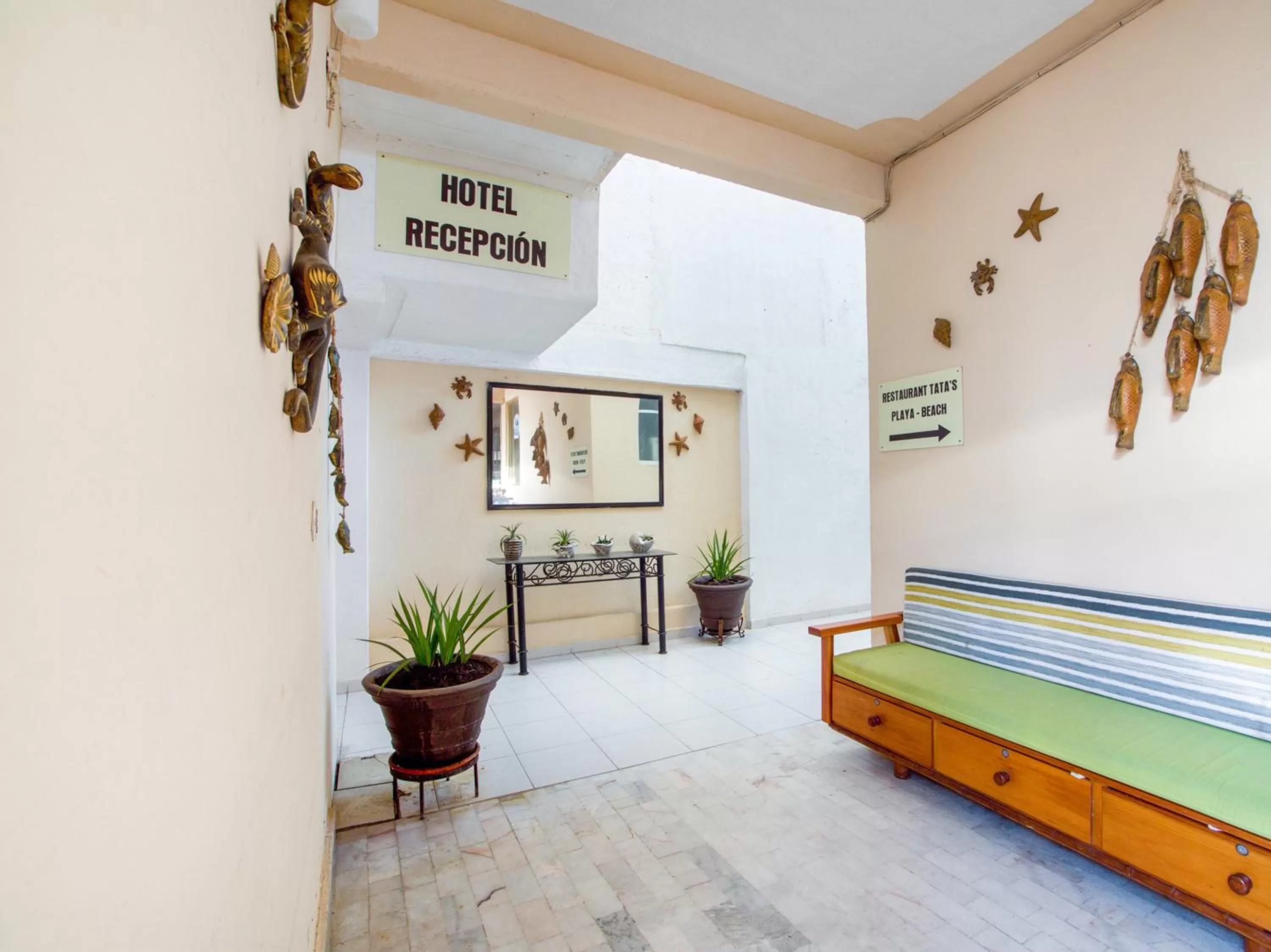 Facade/entrance in Hotel Del Pescador