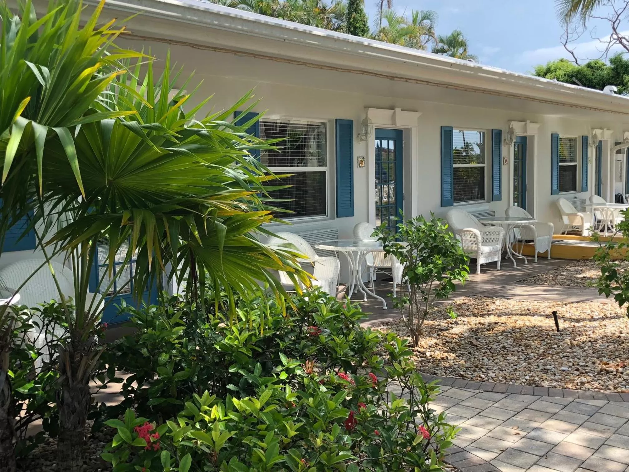 Property building in Marco Island Lakeside Inn