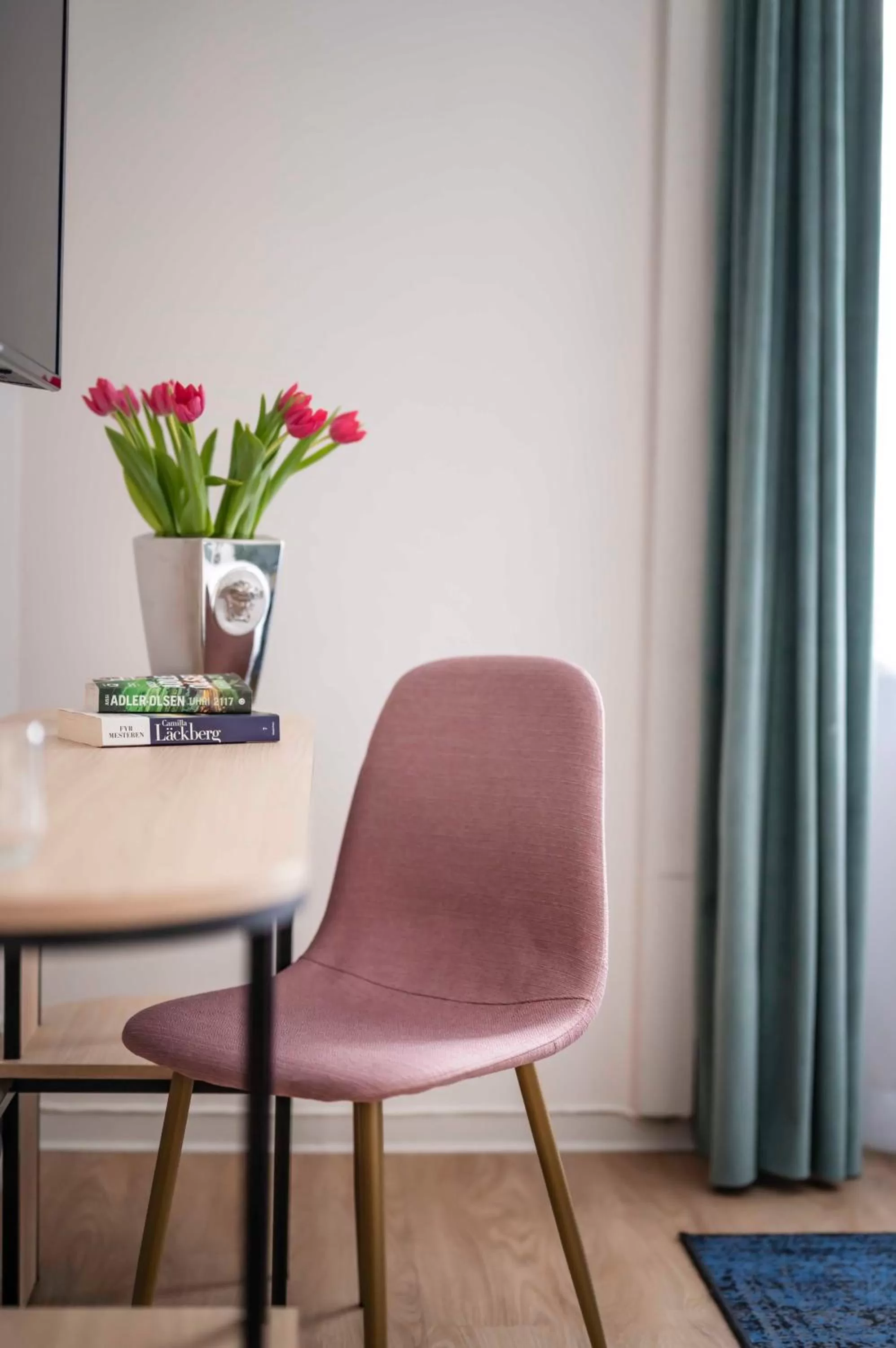 Photo of the whole room in Hotel H12****