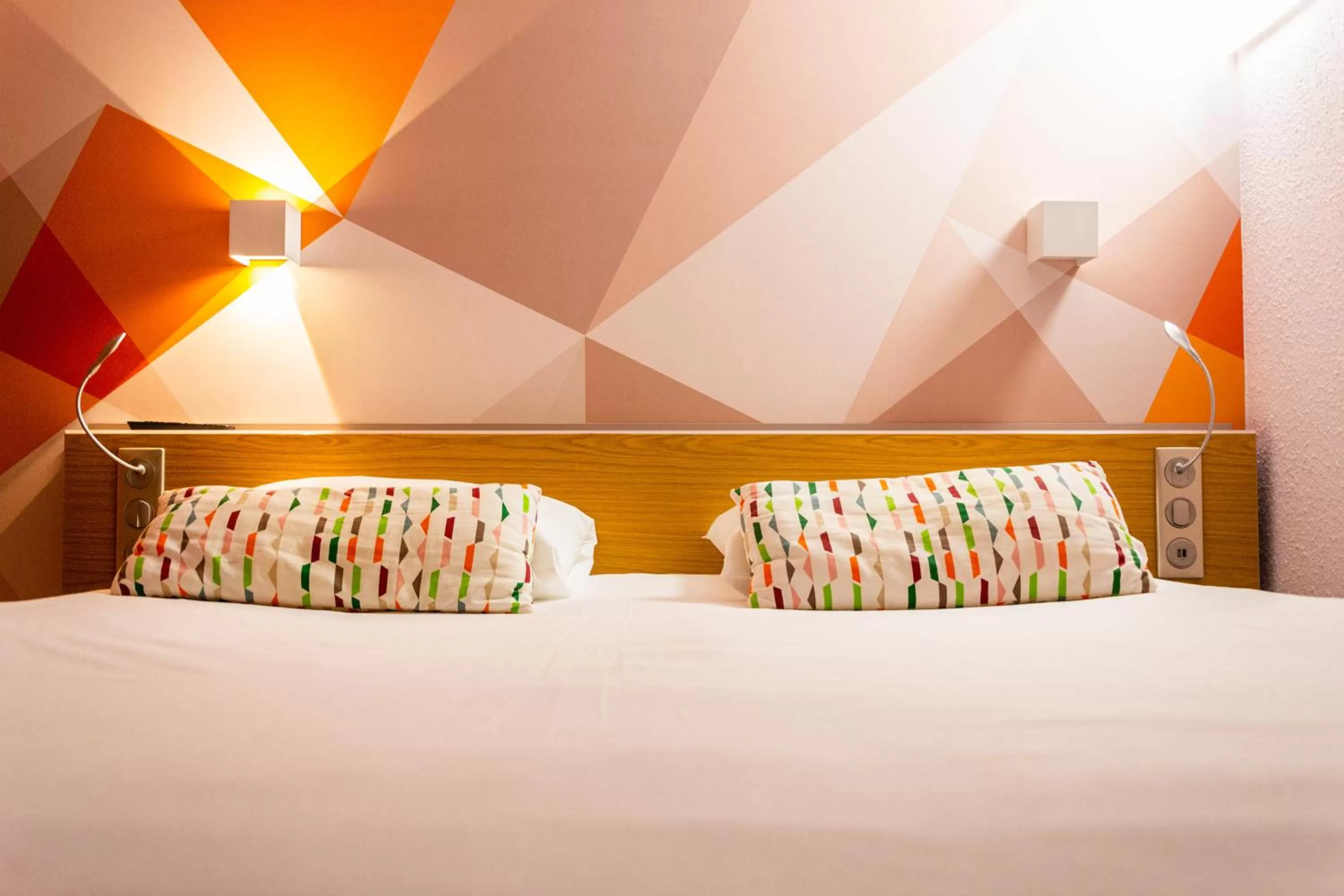 Bed in initial by balladins La Roche-sur-Yon