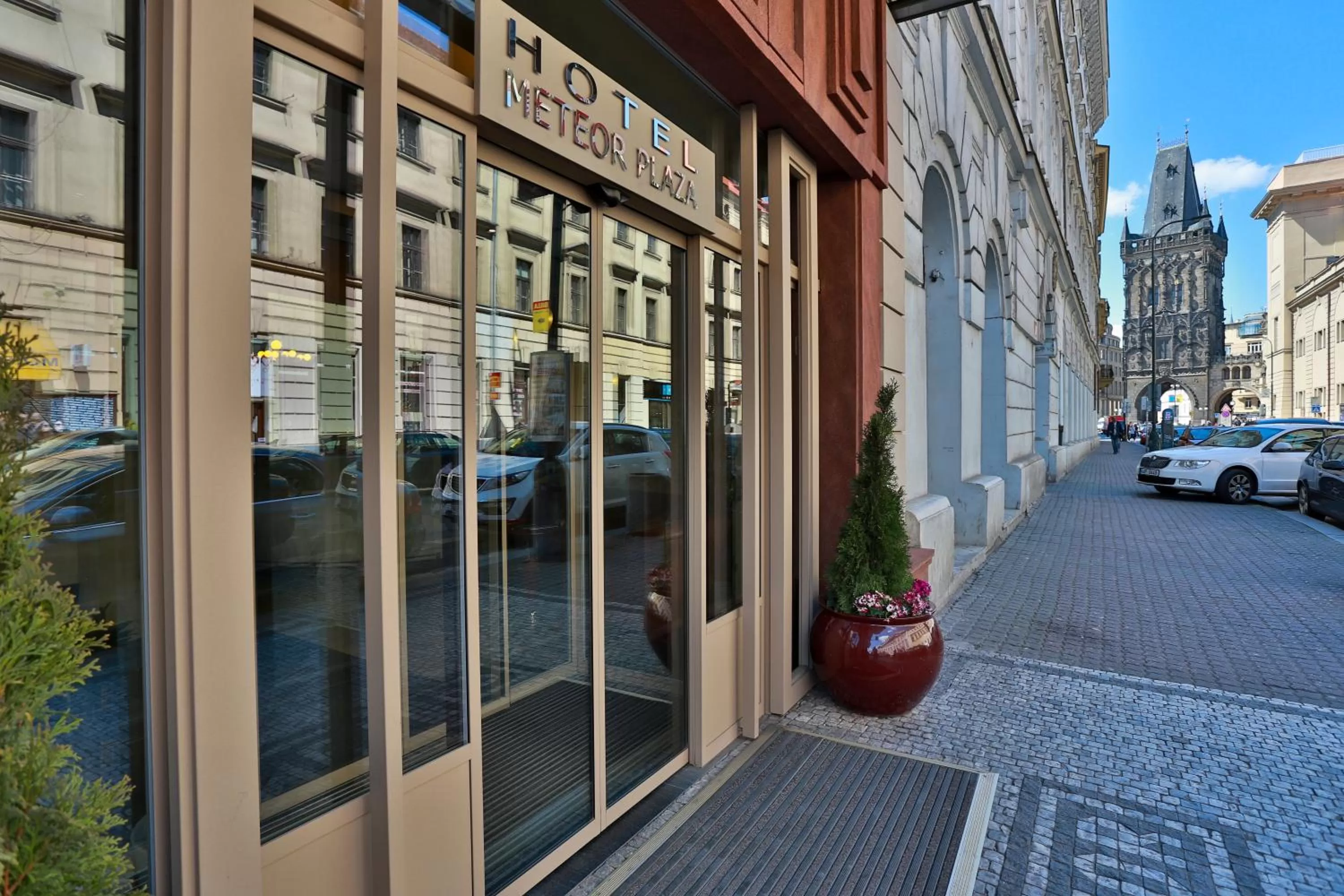 Facade/entrance in Hotel Meteor Plaza Prague