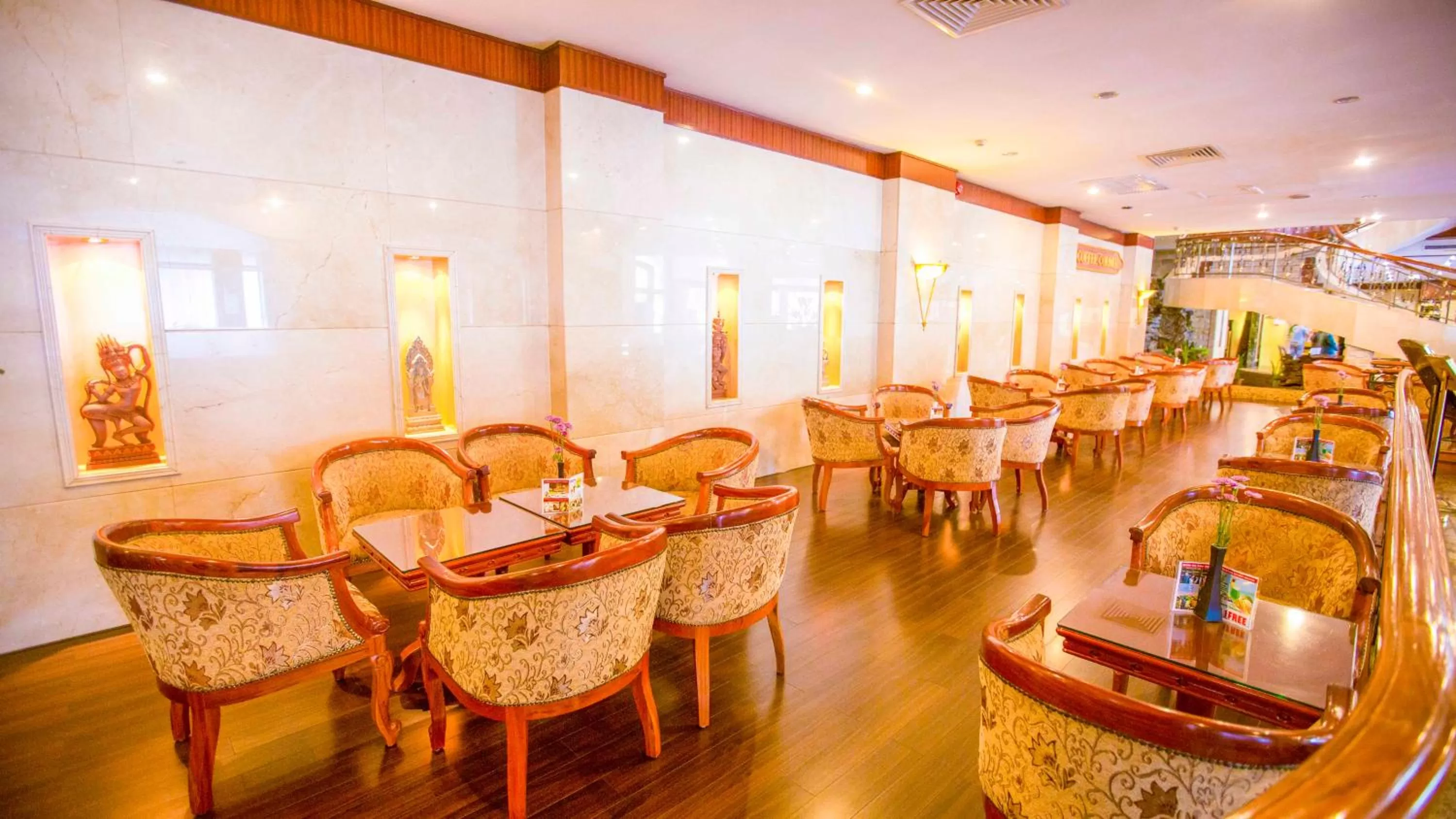Lounge or bar, Restaurant/Places to Eat in Phnom Penh Hotel