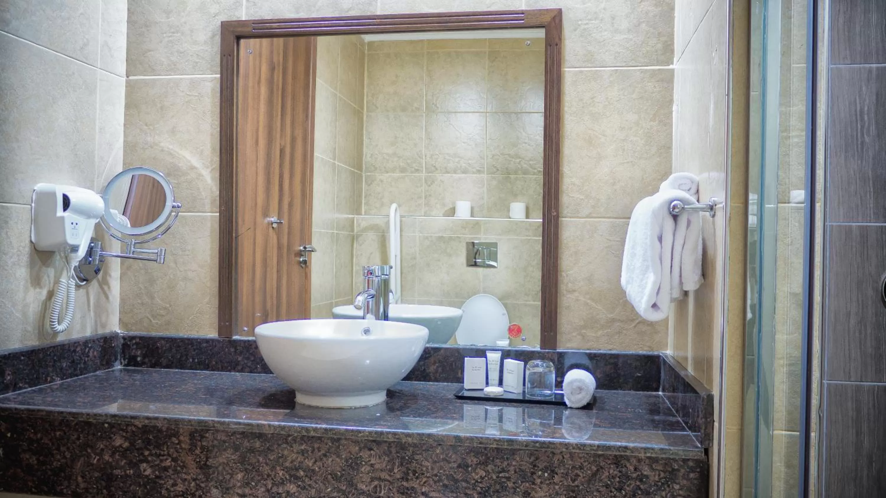 Bathroom in Fairways Hotel Kisumu