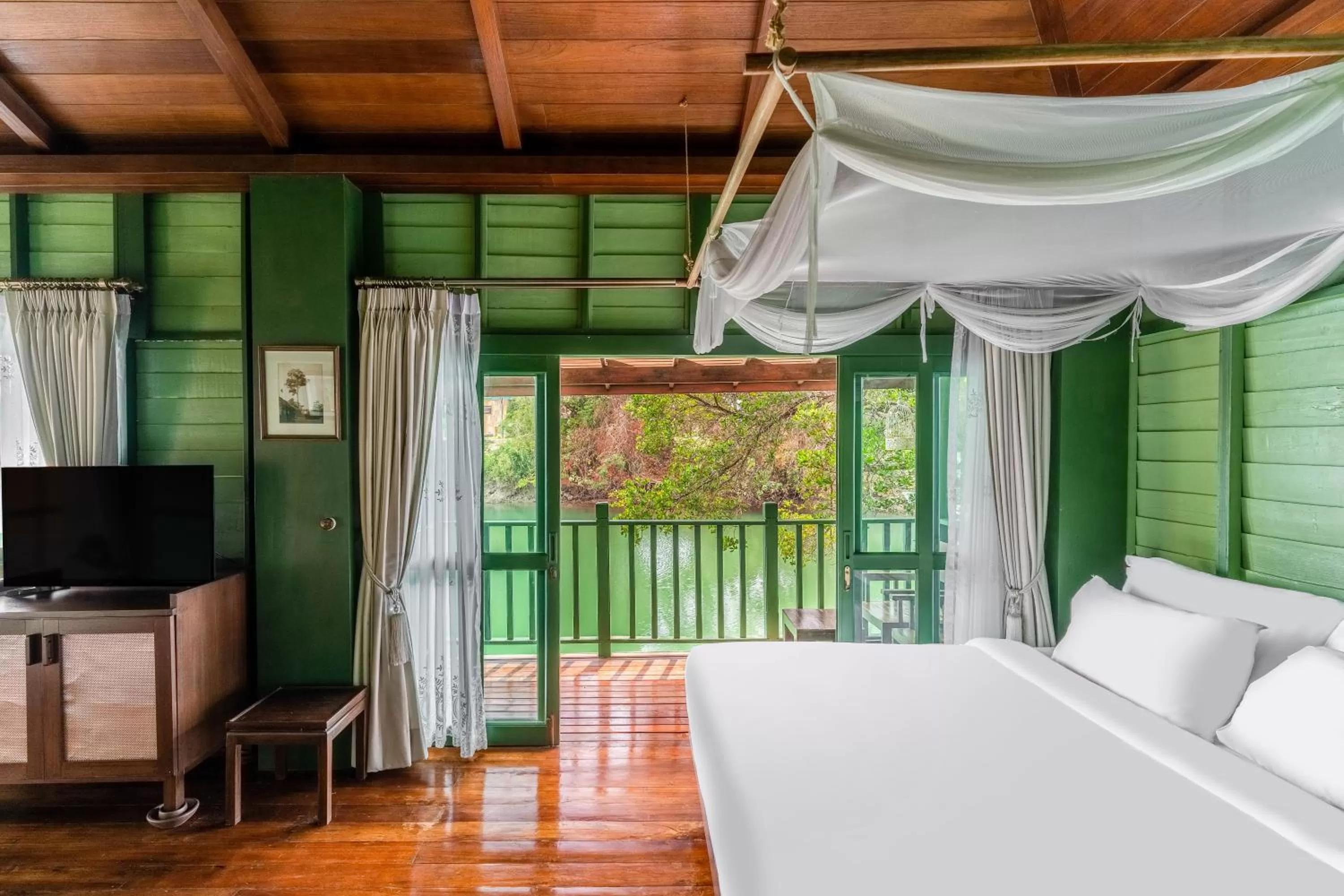 Bedroom, Bed in AANA Resort & Villas Koh Chang