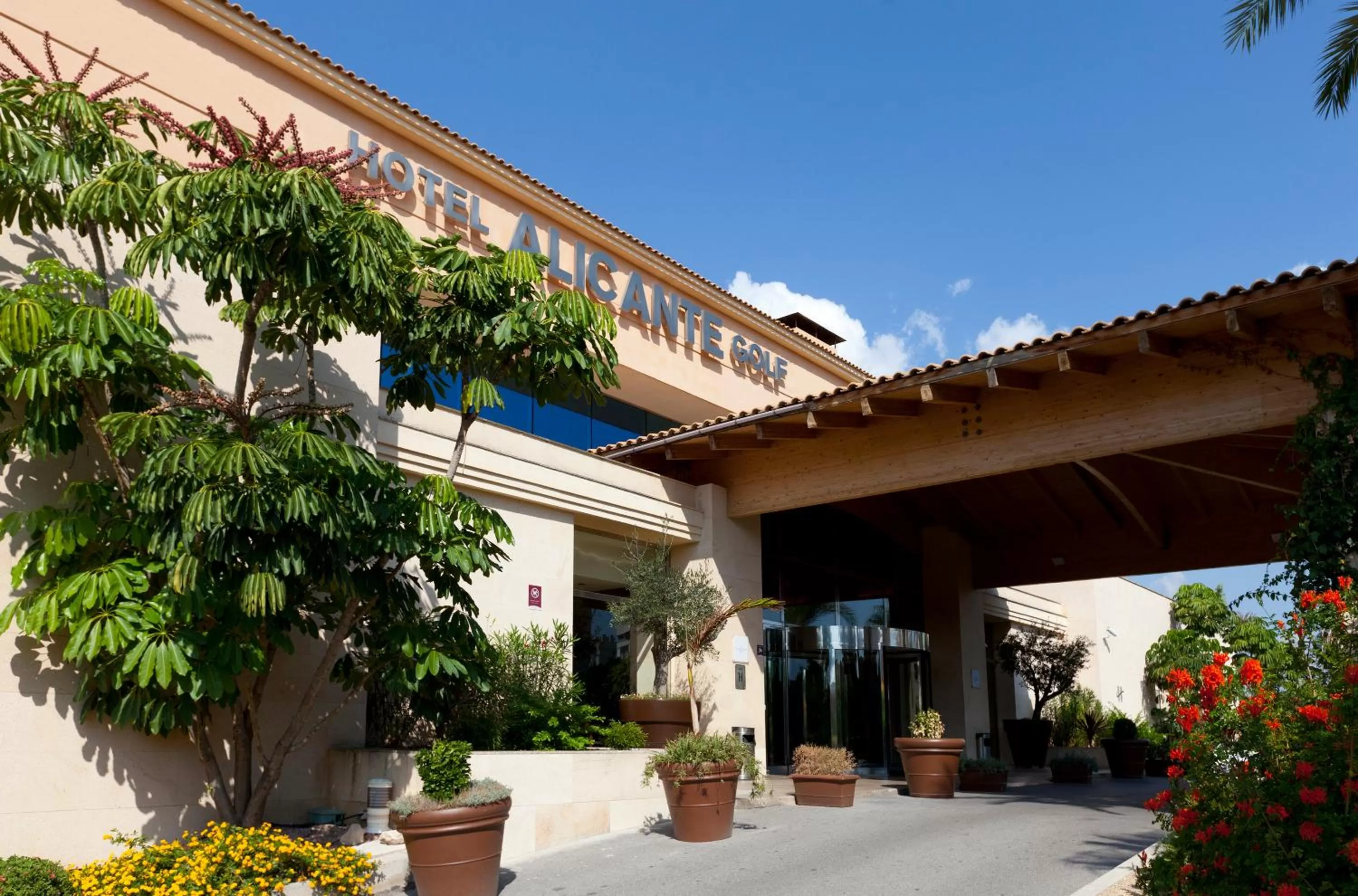 Property building in Hotel Alicante Golf