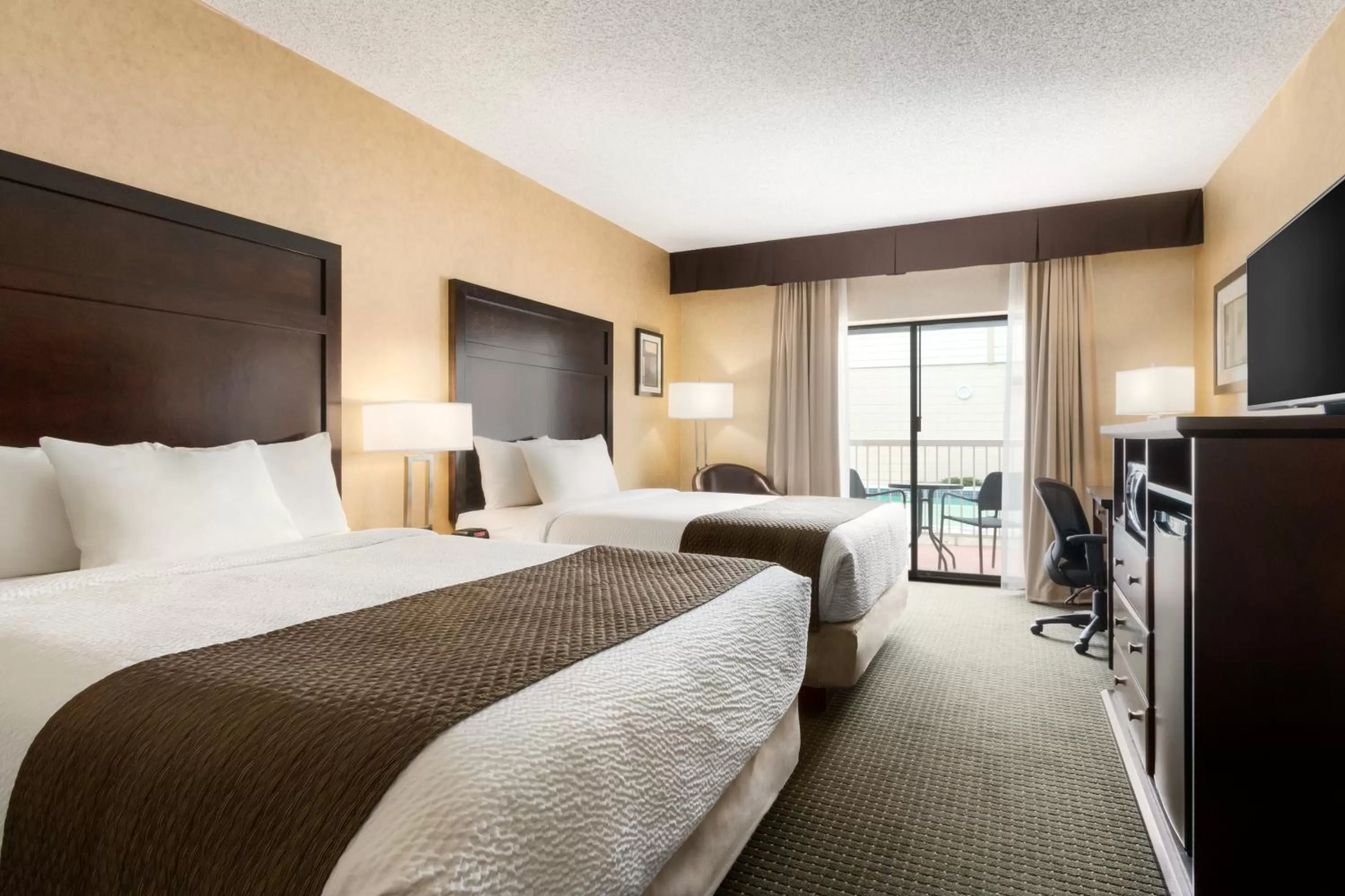 Bed in Days Inn by Wyndham Cranbrook Conference Centre