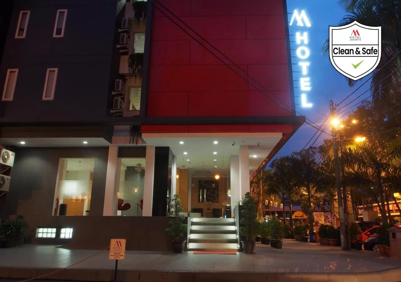 Facade/entrance in M Hotel